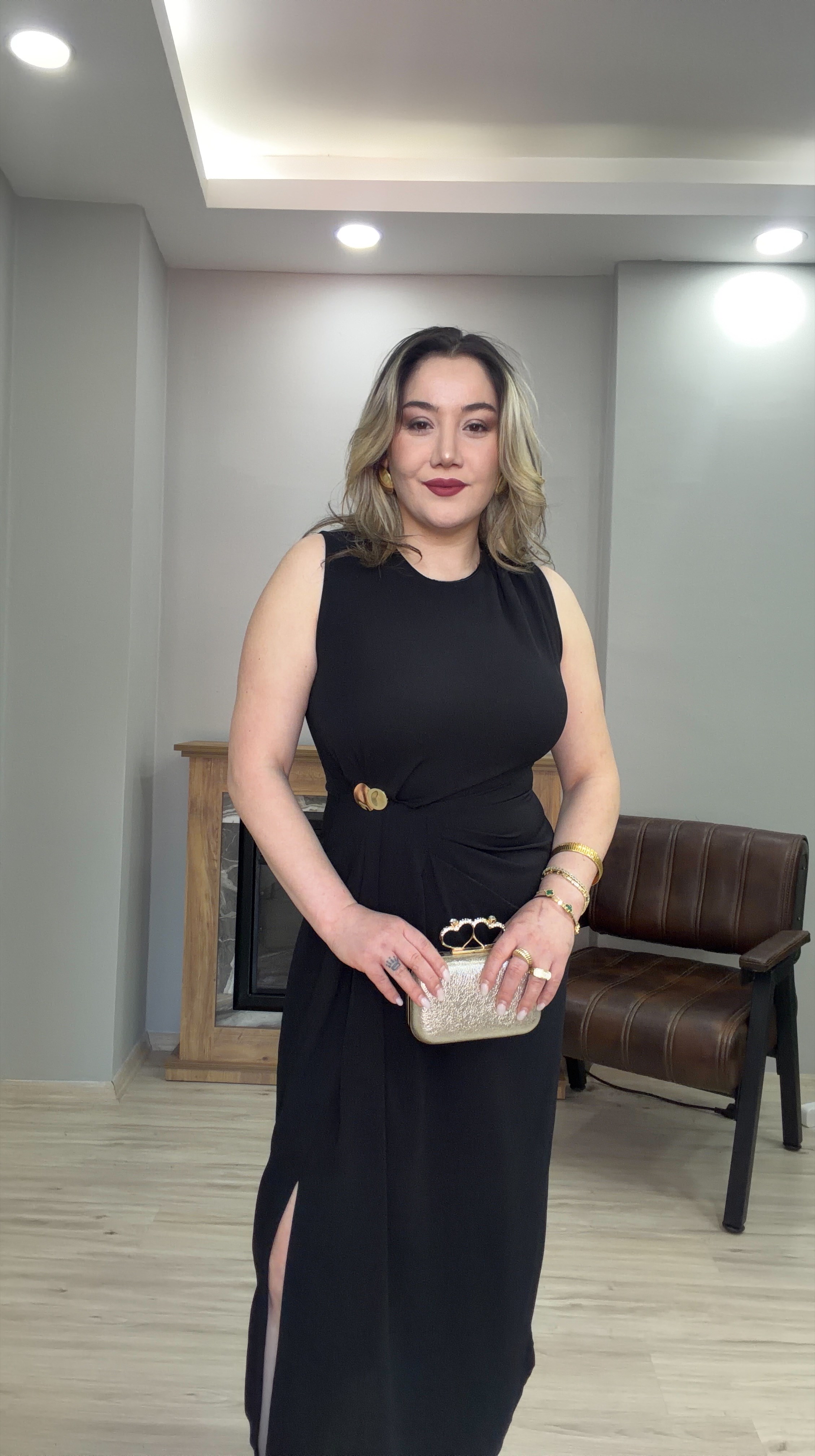 GOLD TOKALI DRAPELİ ELBİSE SİYAH