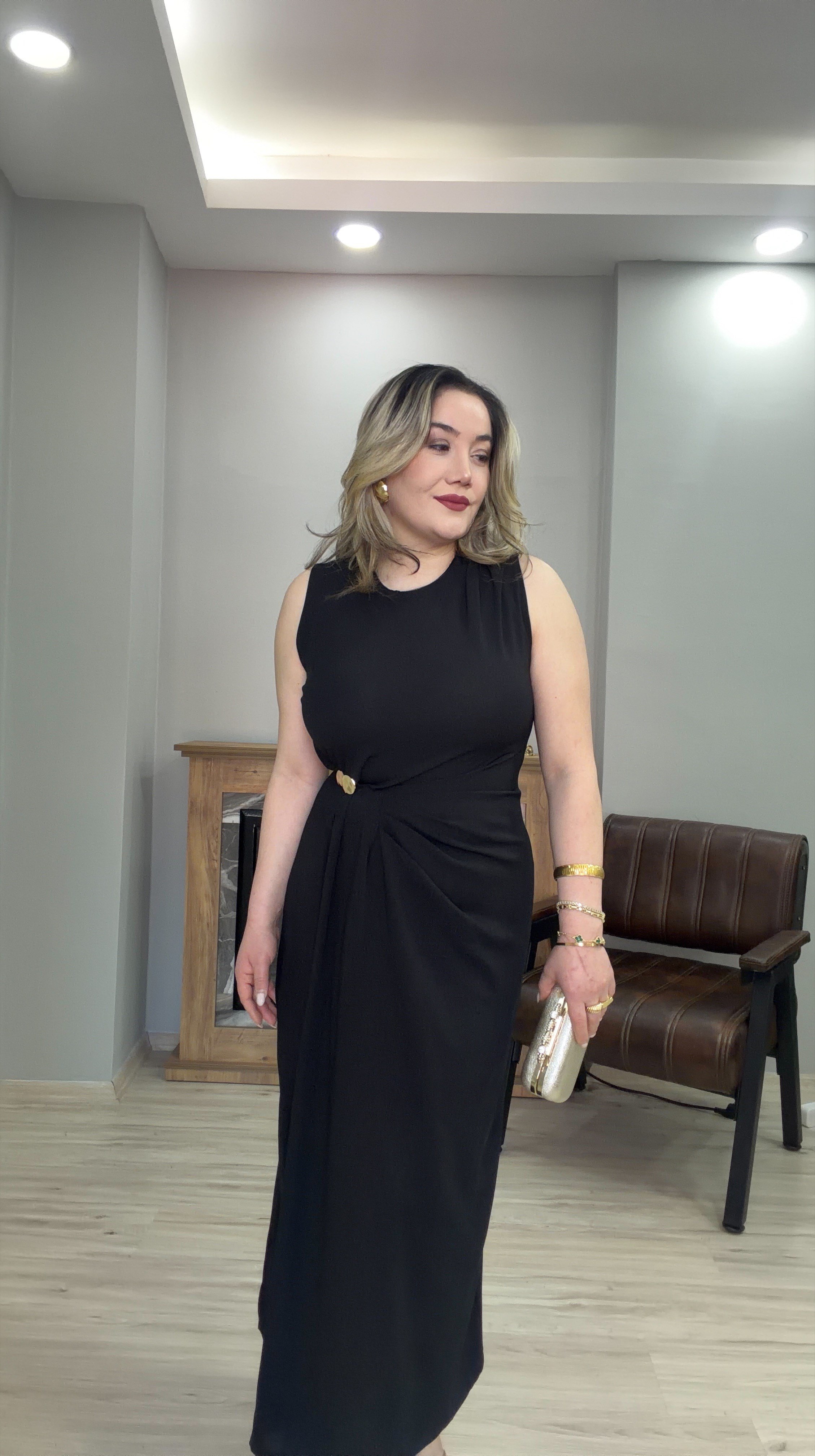 GOLD TOKALI DRAPELİ ELBİSE SİYAH