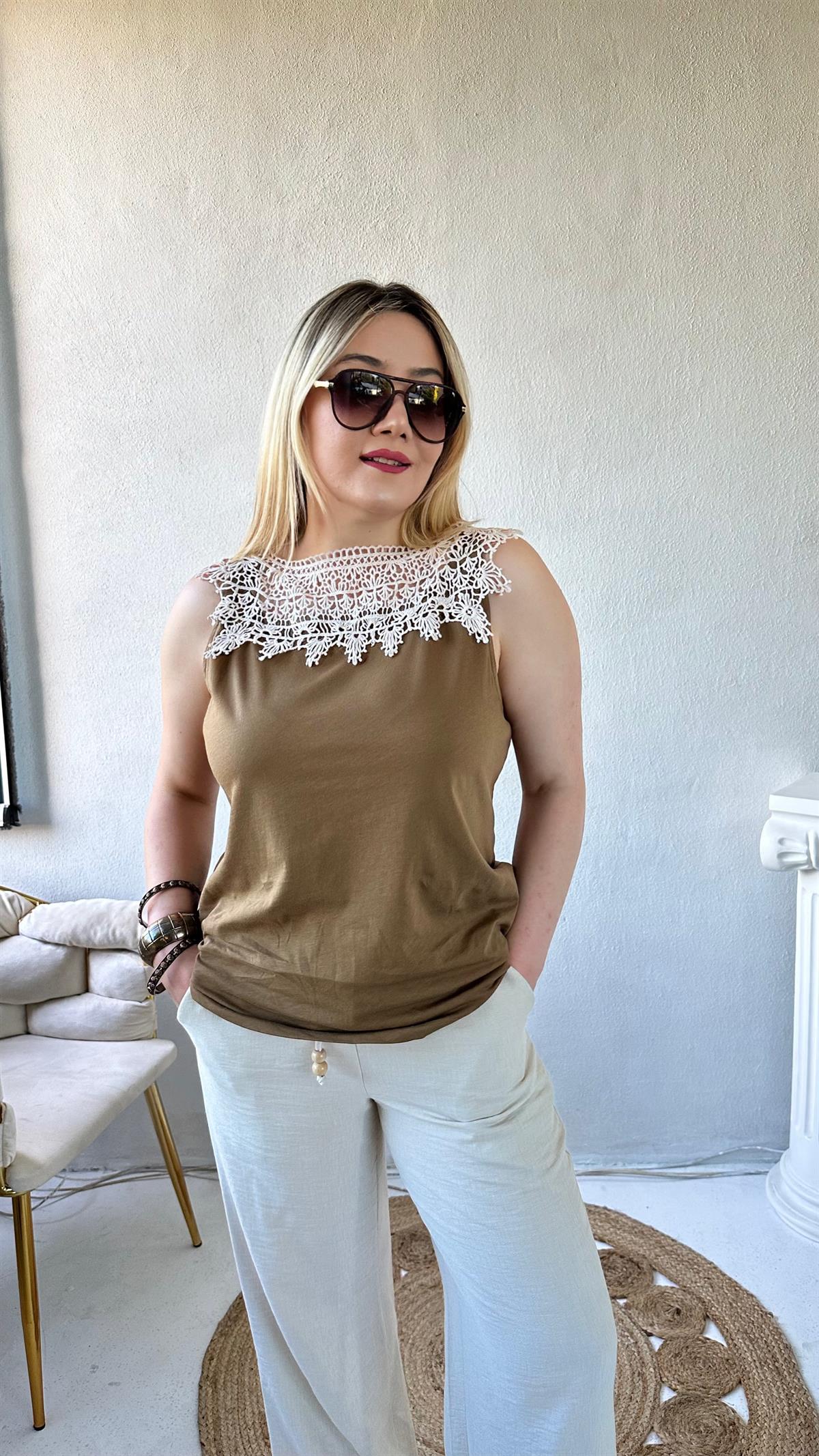 Güpür Detaylı Bluz Yağ Yeşili Bluz