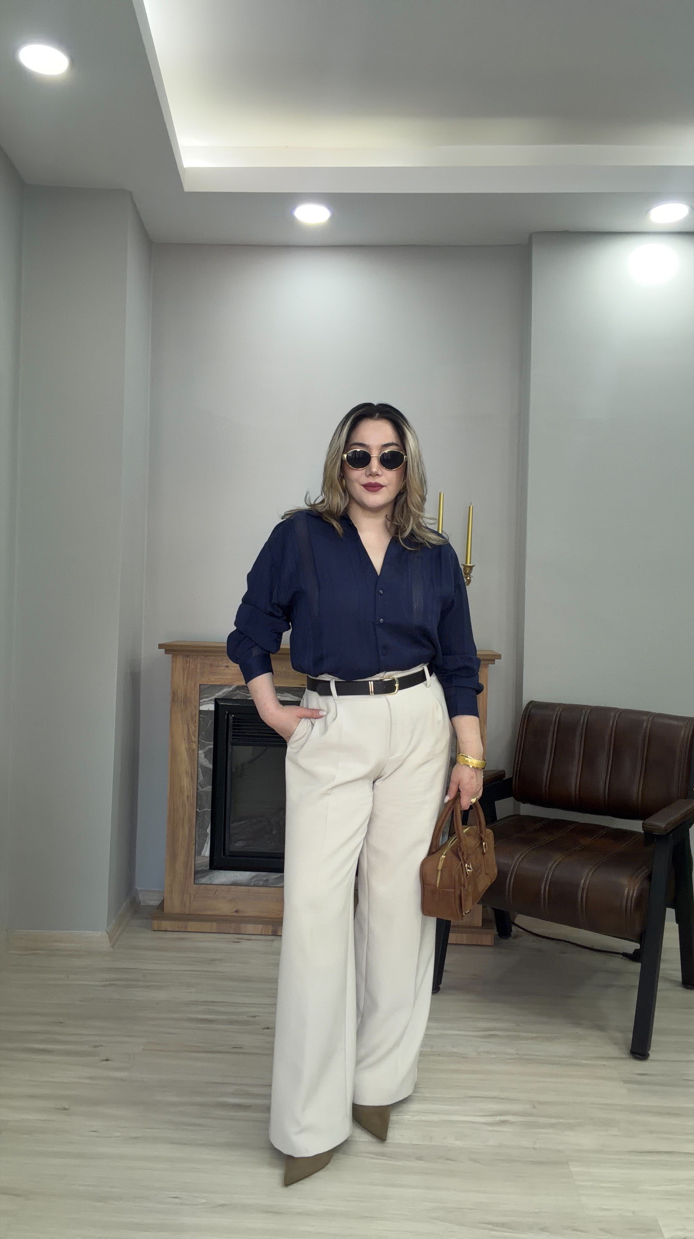 İŞLEME DETAYLI GÖMLEK LACİVERT