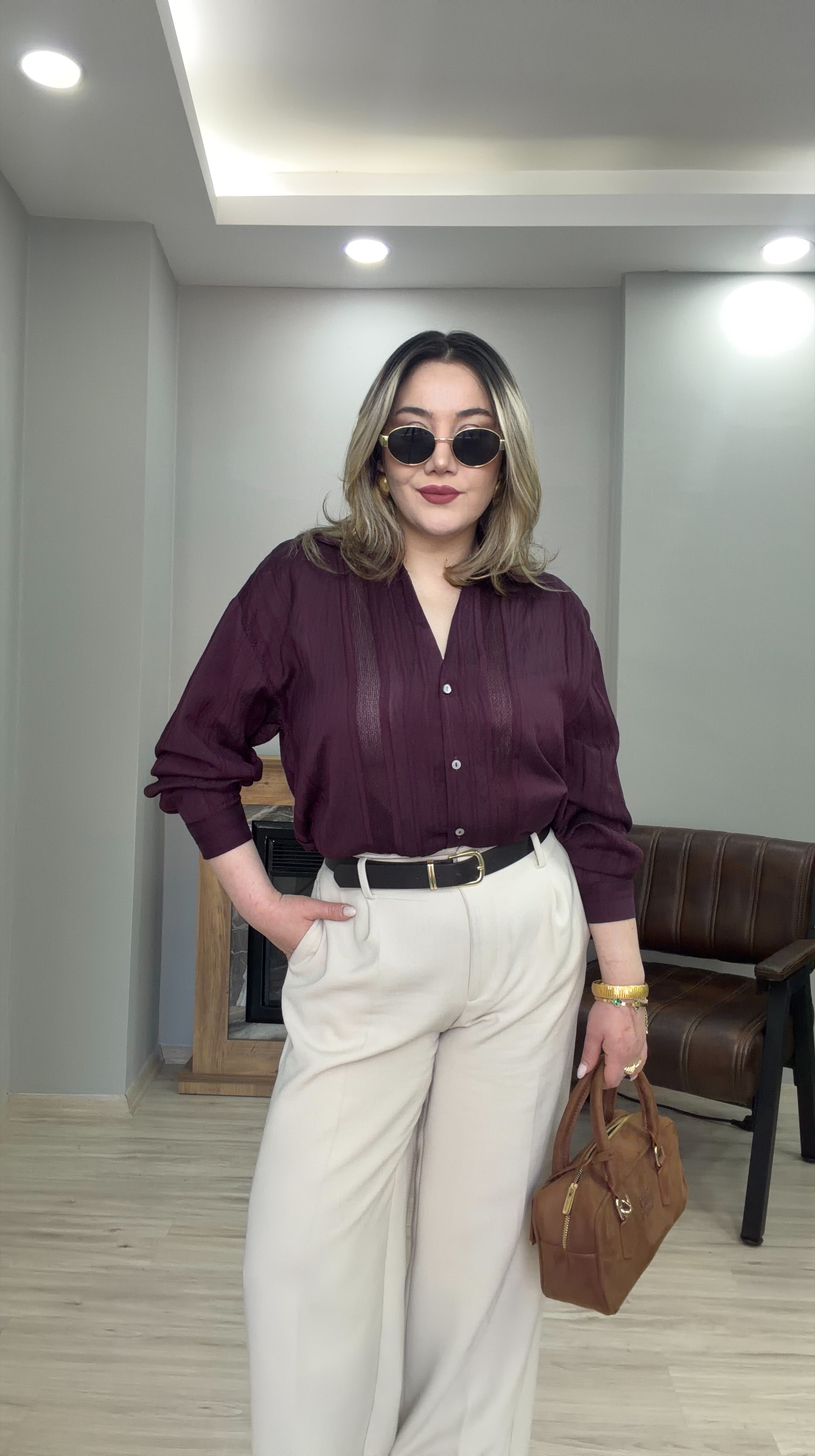 İŞLEME DETAYLI  GÖMLEK MÜRDÜM