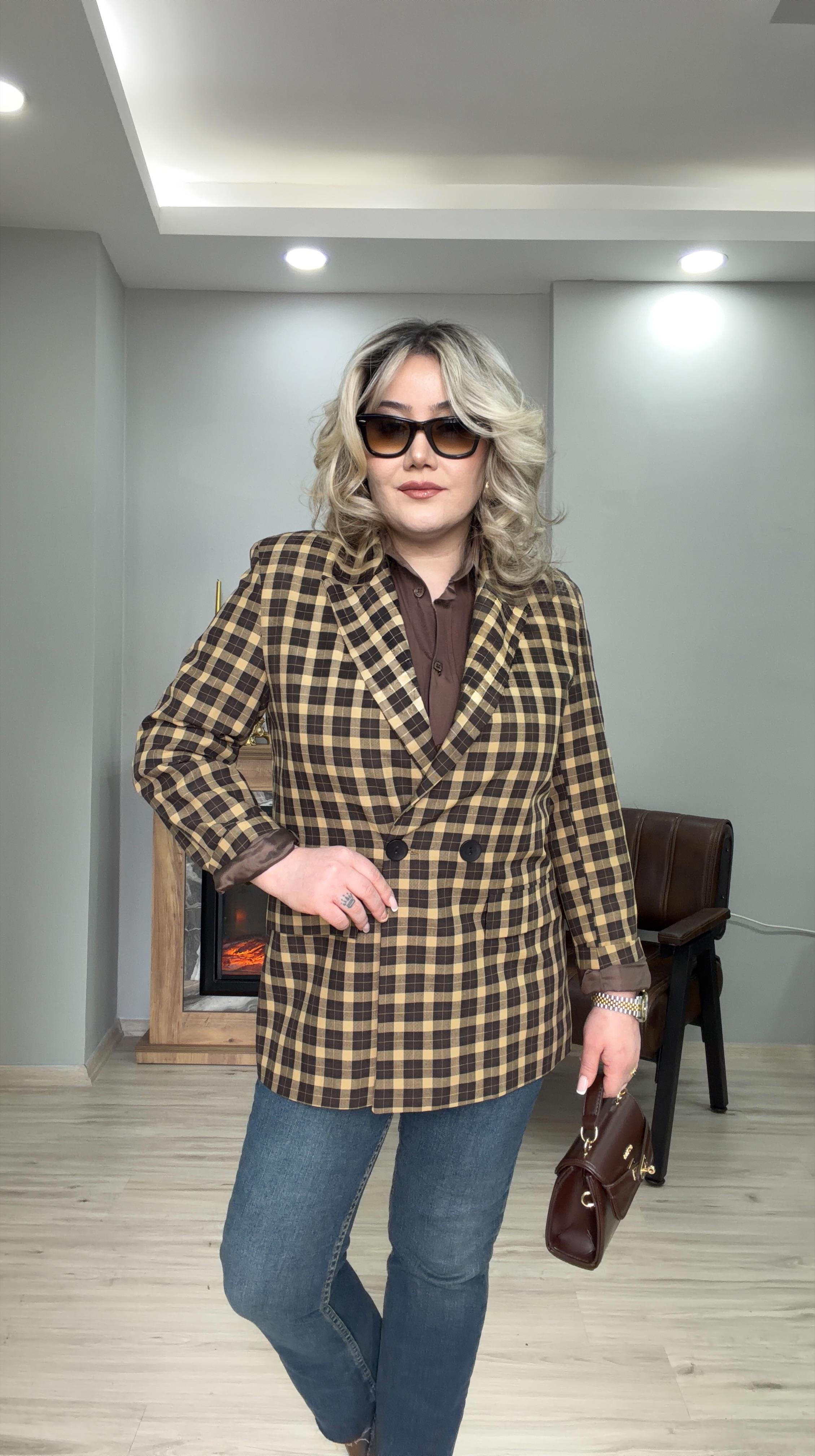KARE DESENLİ ÇİFT DÜĞMELİ BLAZER CEKET