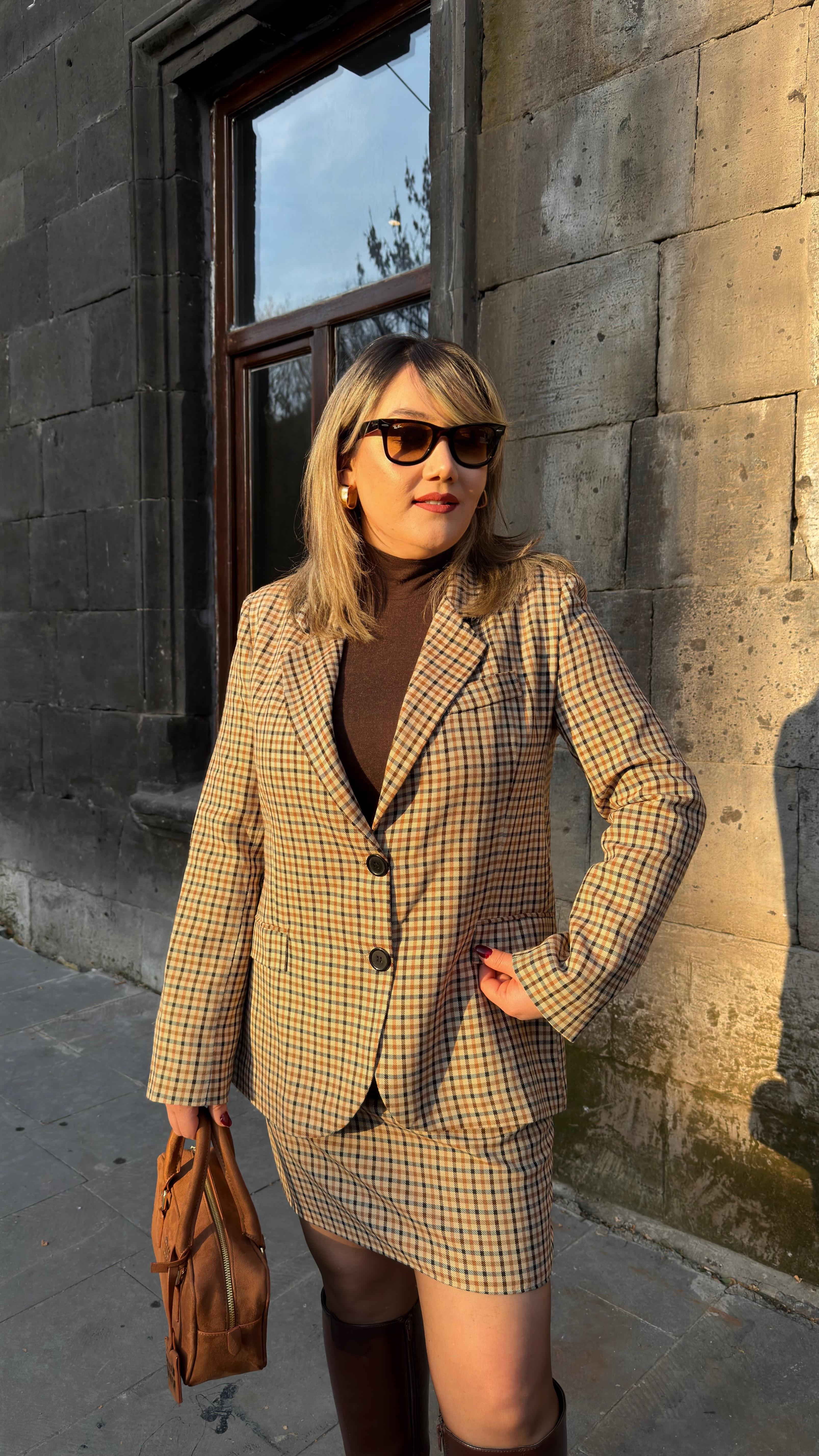 KARELİ DÜĞME DETAYLI BLAZER CEKET 