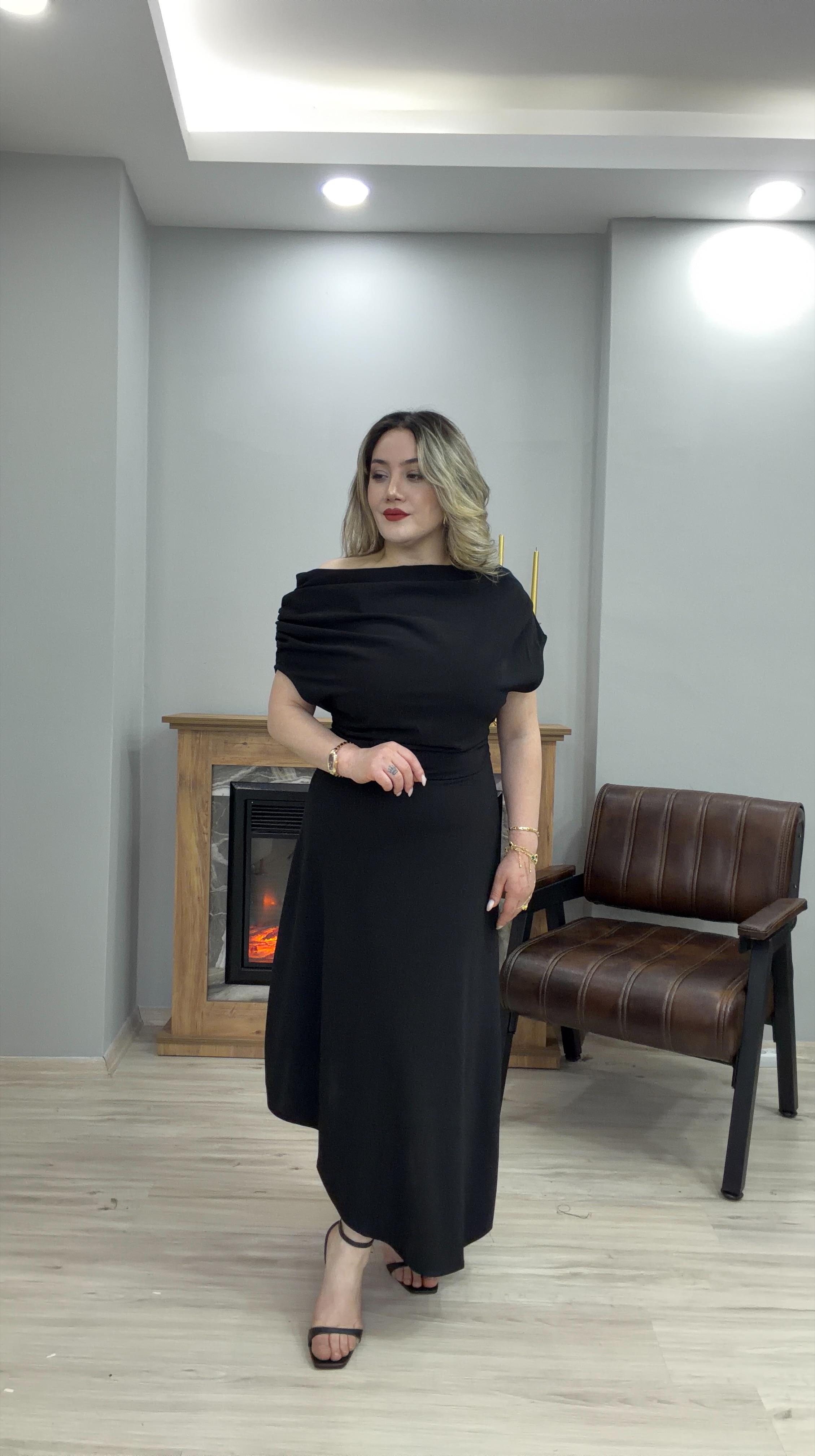 KAYIK YAKA OMUZ DRAPELİ ELBİSE SİYAH 