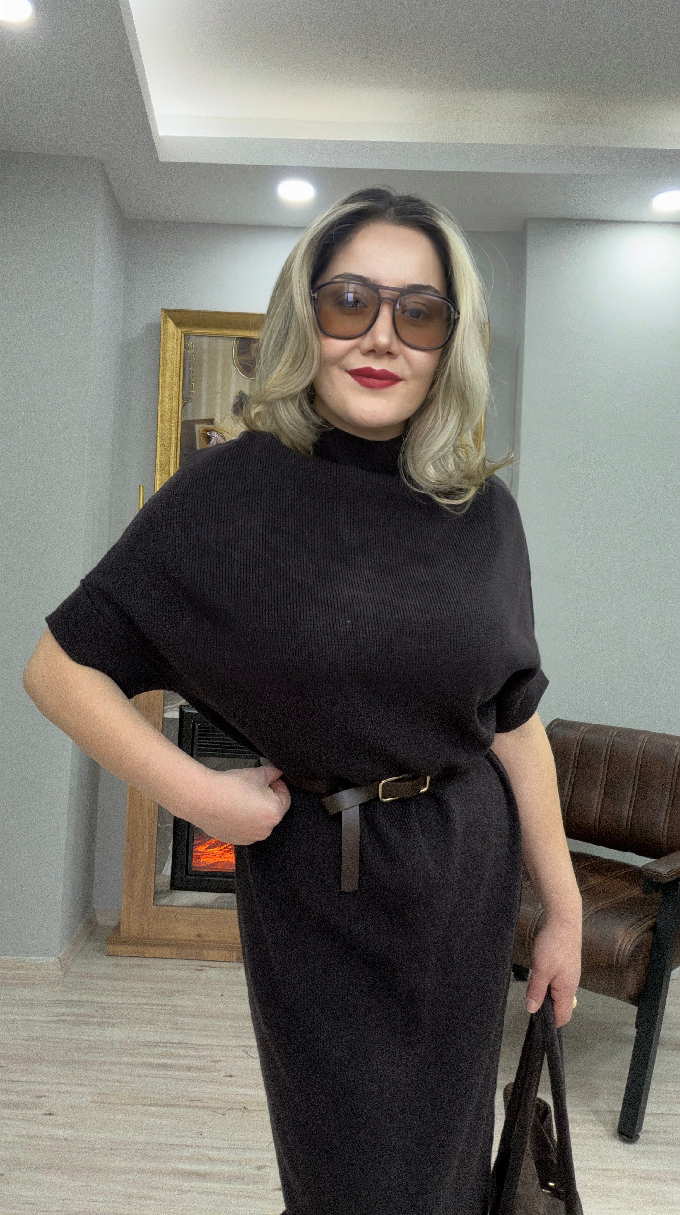 KEMERLİ TRİKO ELBİSE KAHVE
