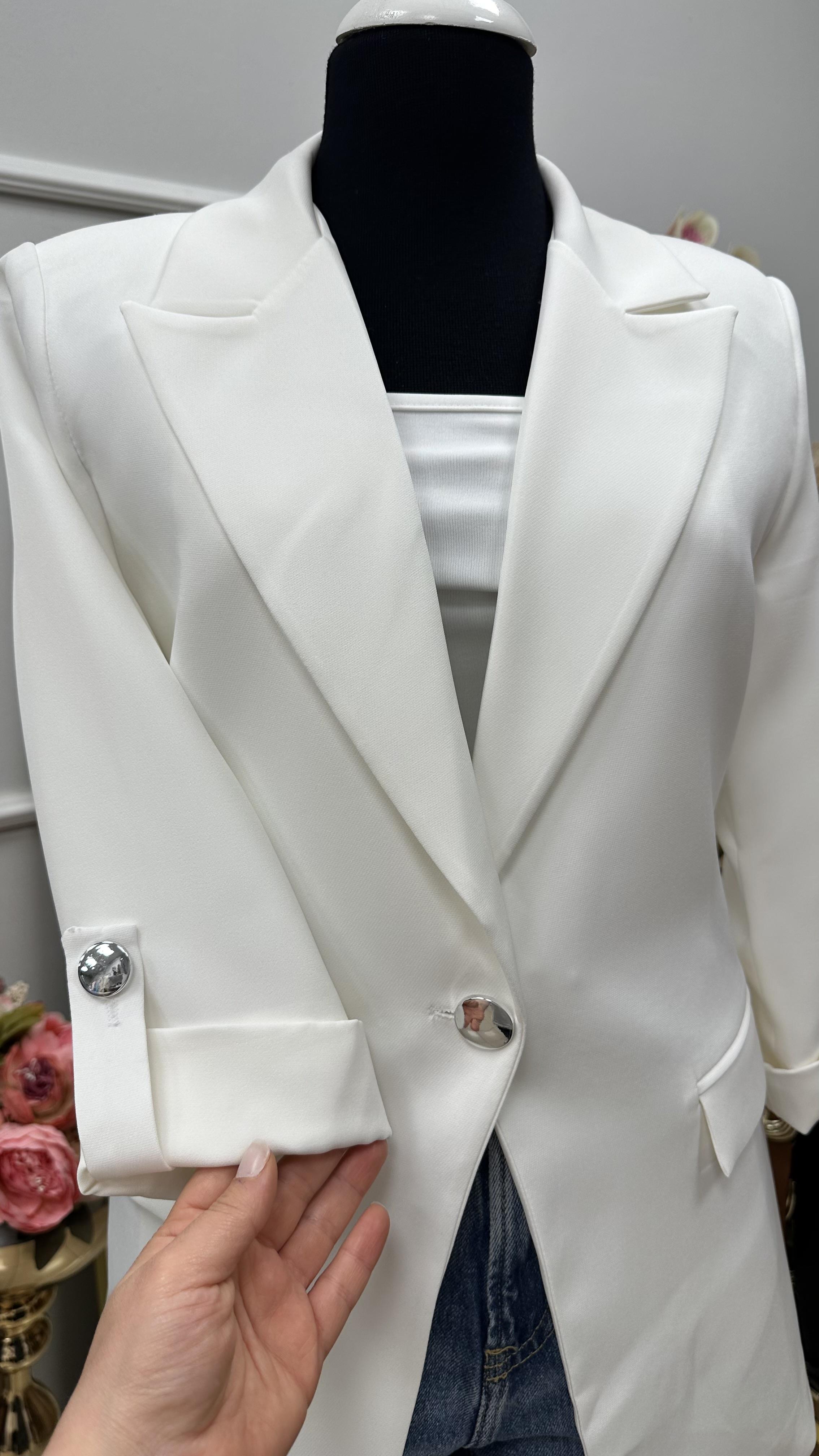 KOL DÜĞME DETAYLI BLAZER CEKET BEYAZ