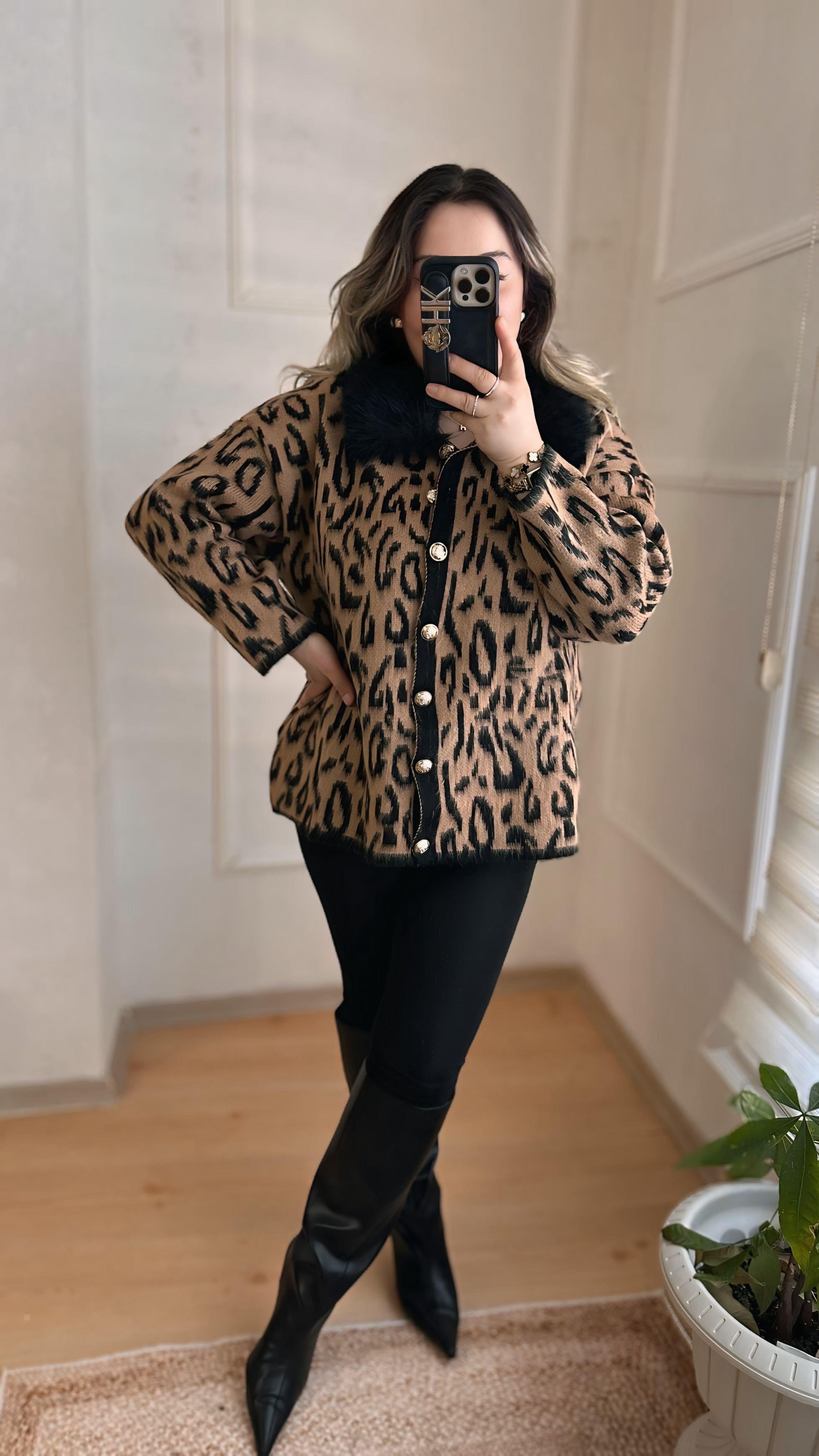 KÜRK YAKALI LEOPAR HIRKA SİYAH