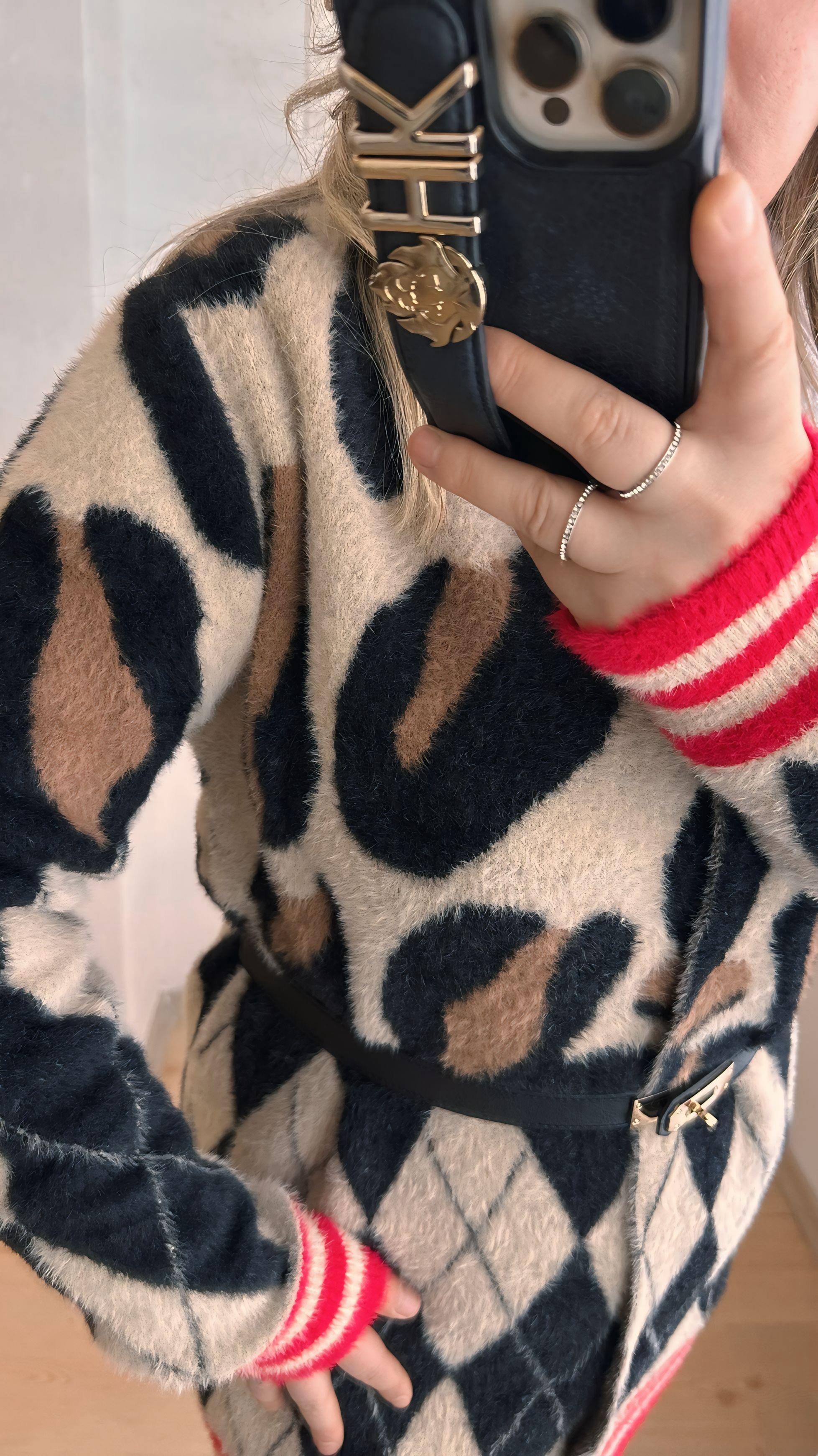 ÖZEL DOKUMA LEOPAR DESEN KIRMIZI ŞERİTLİ HIRKA