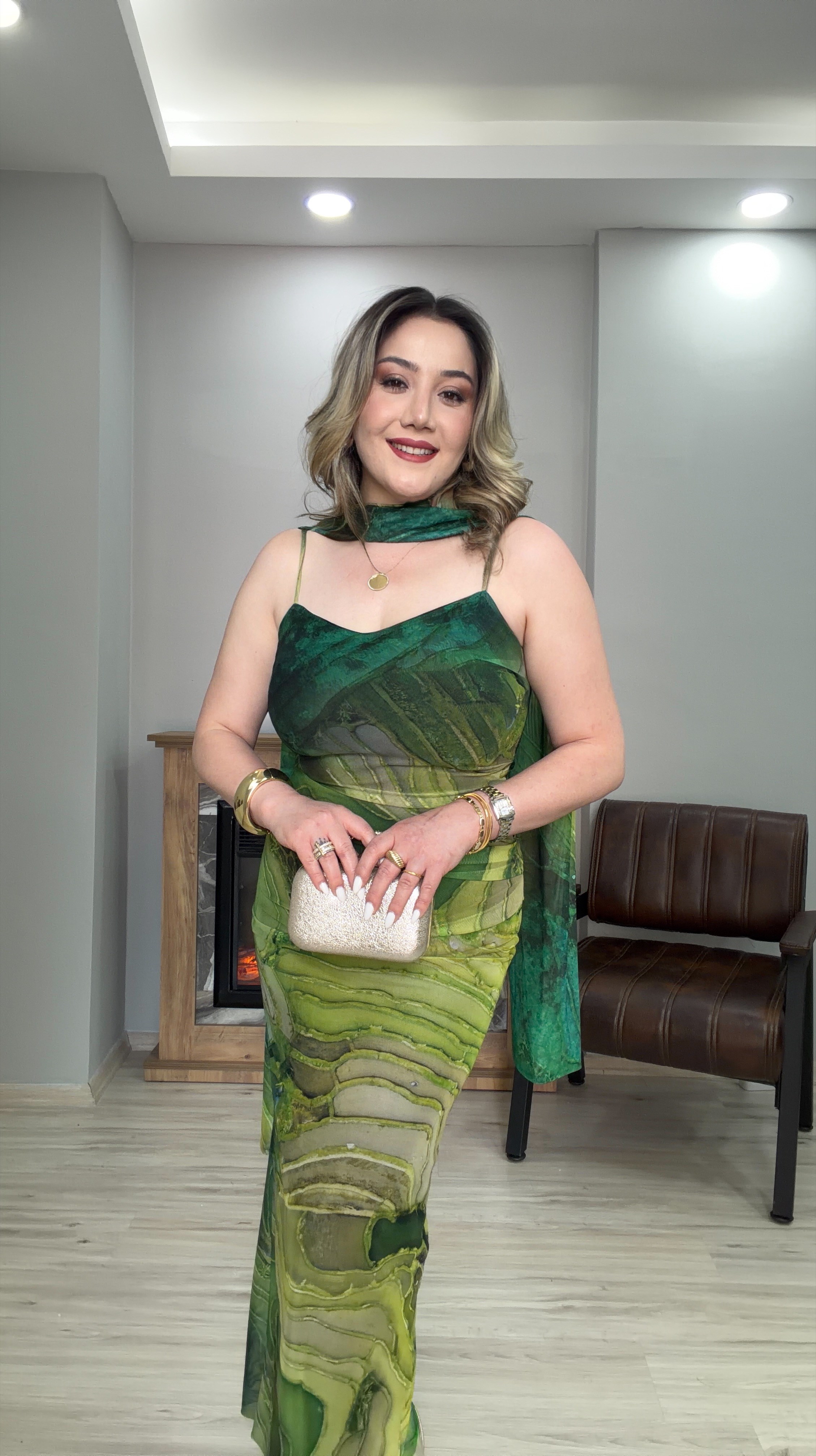 ŞAL DETAYLI ASKILI ELBİSE YEŞİL