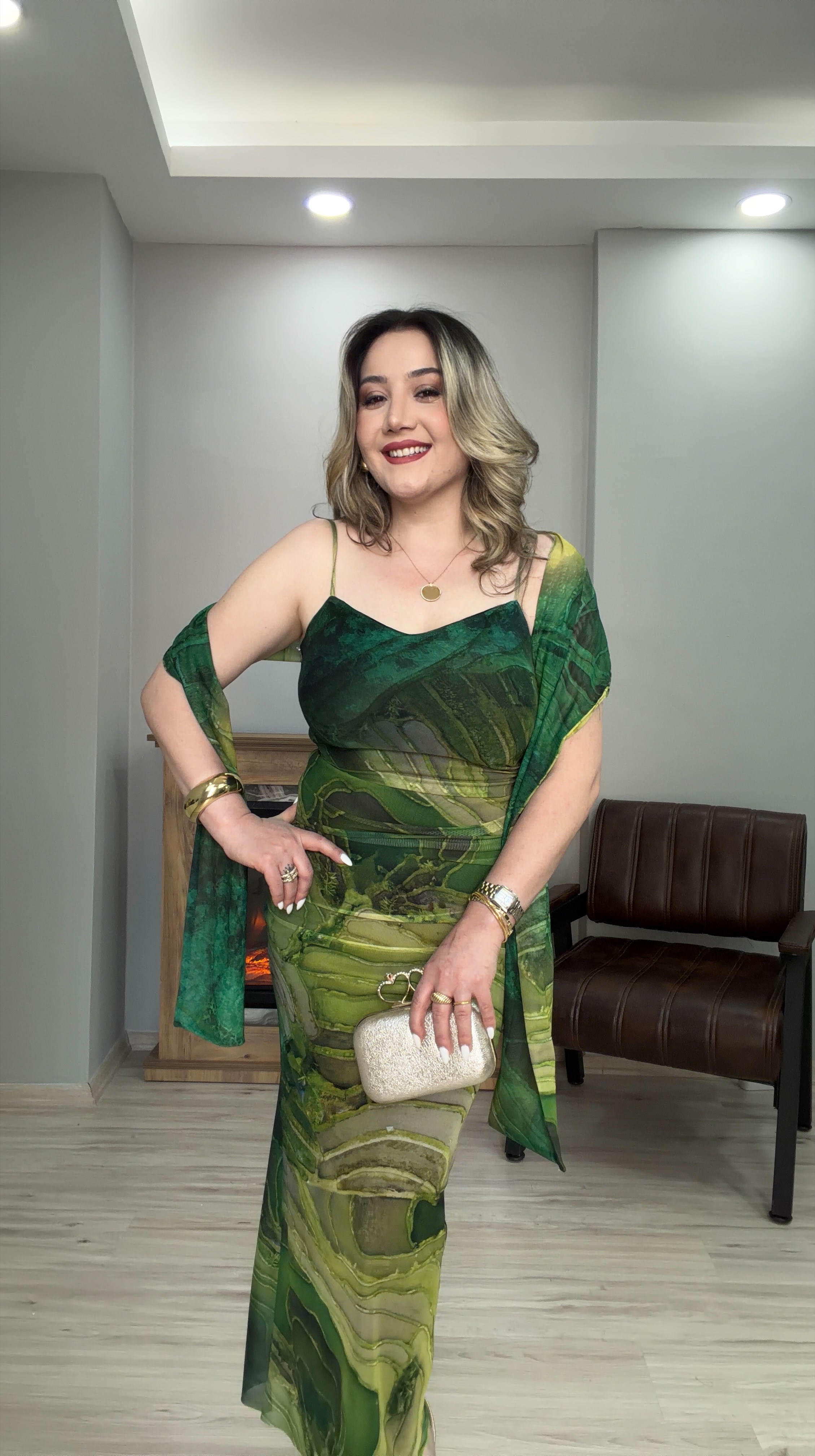 ŞAL DETAYLI ASKILI ELBİSE YEŞİL