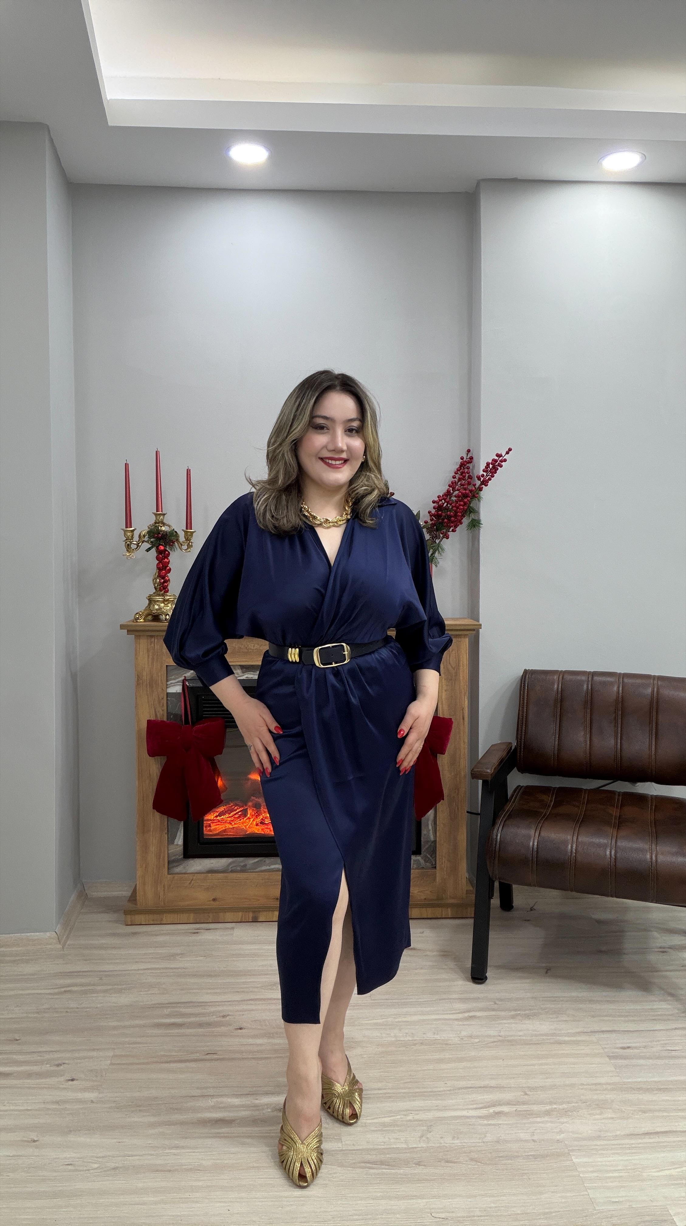 SATEN KRUVAZE KEMERLİ ELBİSE LACİVERT