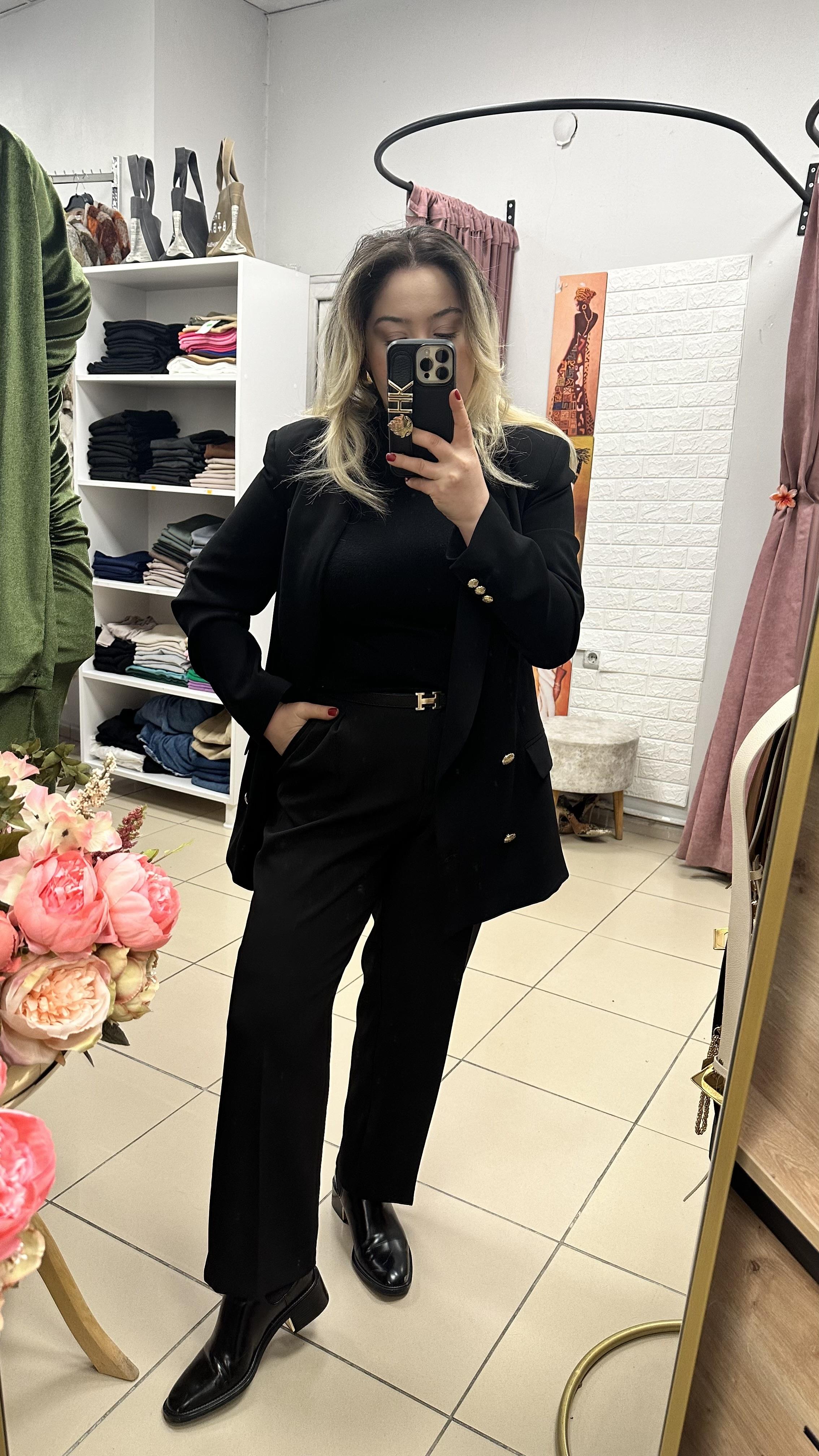 Siyah kruvaze yaka tüvit ceket