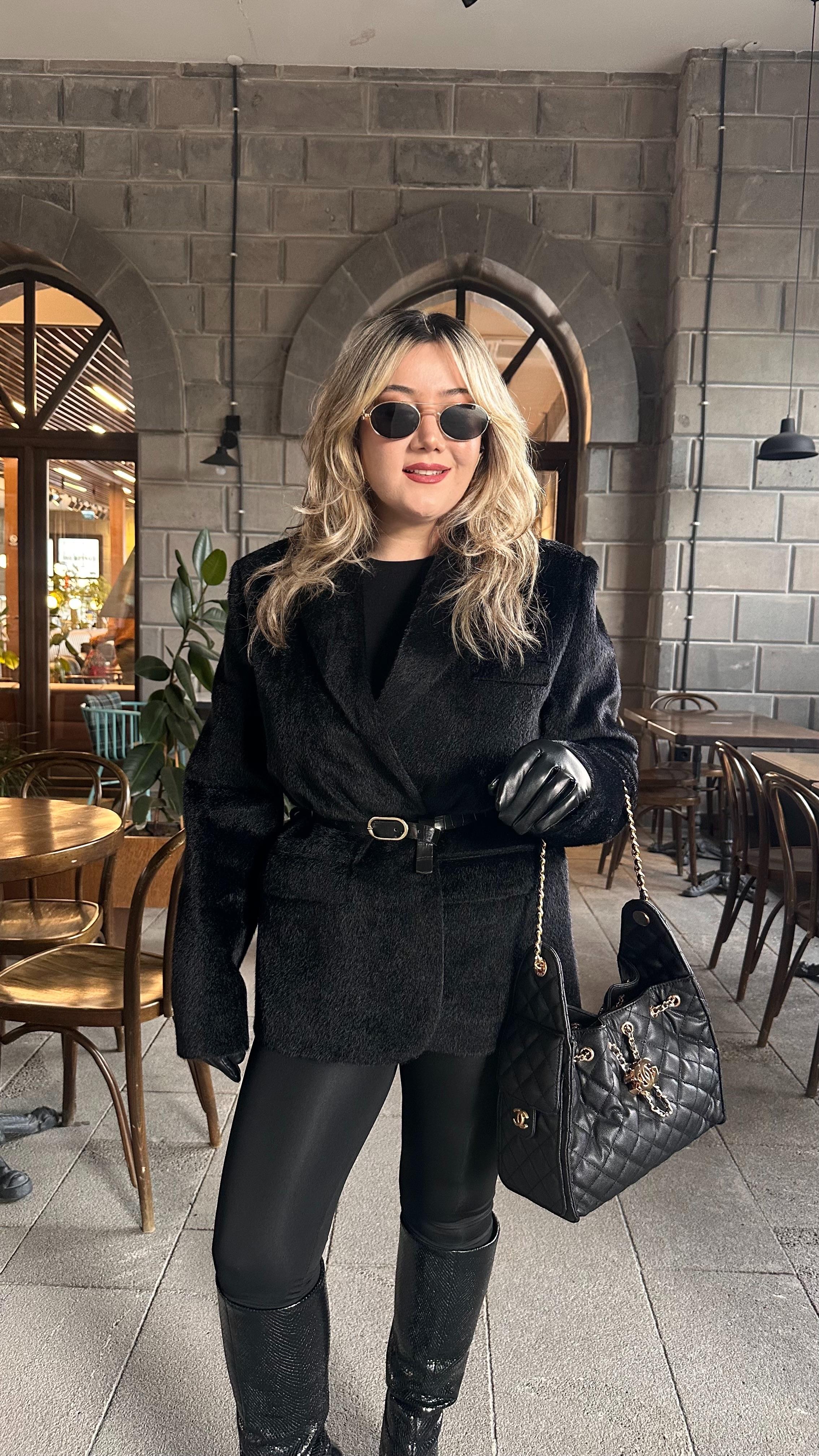 TAY TÜYLÜ KEMERLİ BLAZER CEKET SİYAH