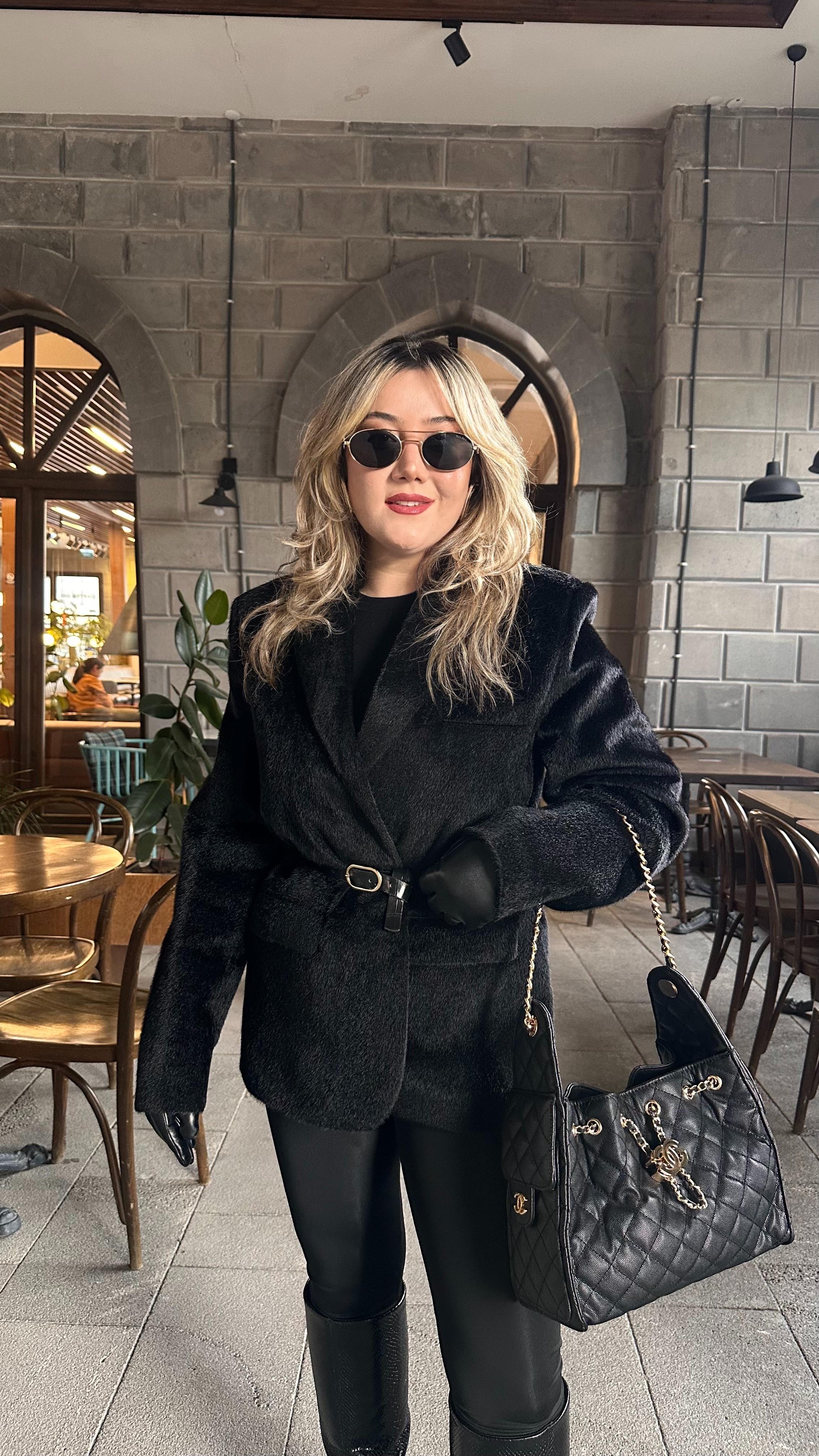 TAY TÜYLÜ KEMERLİ BLAZER CEKET SİYAH