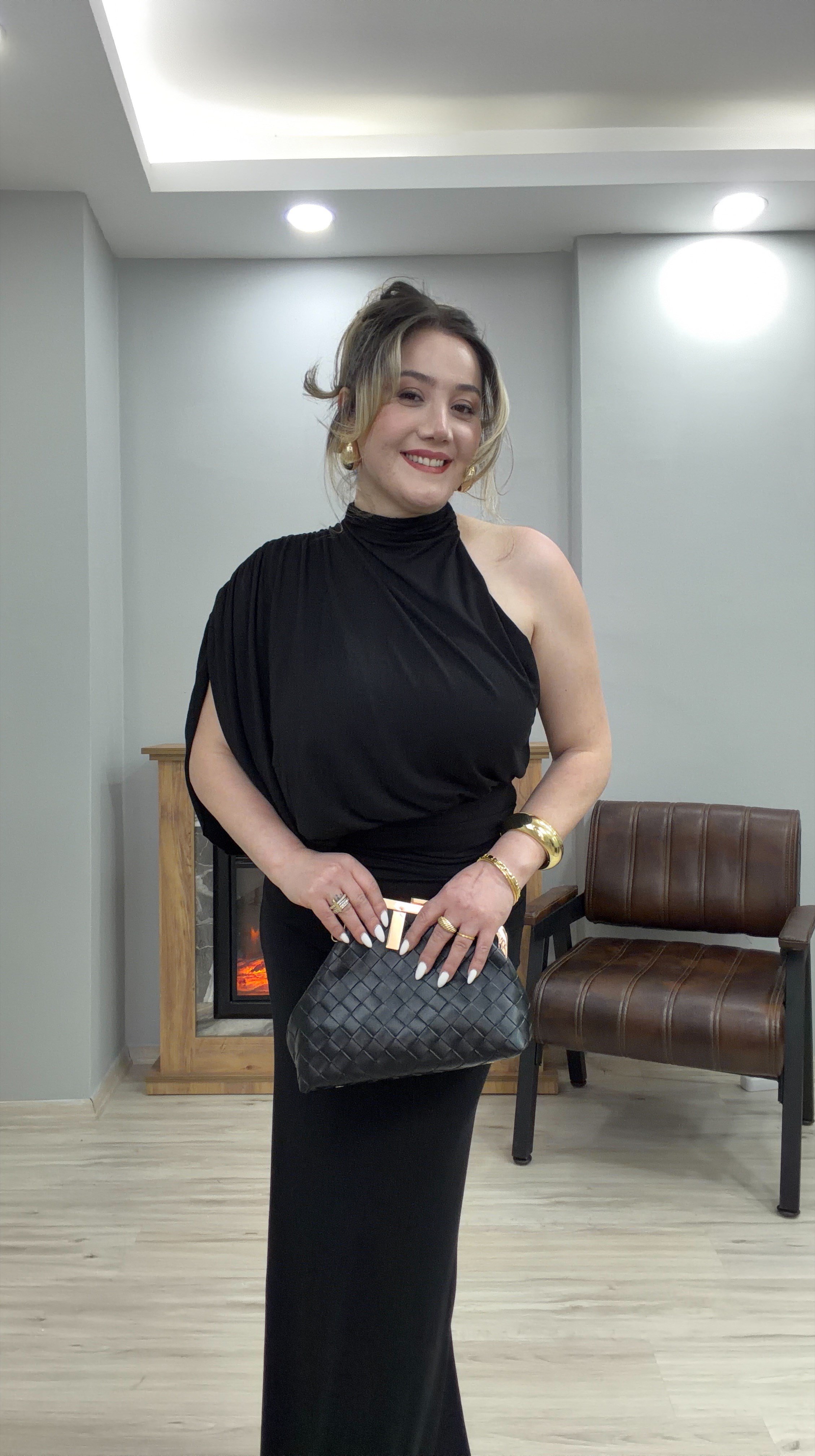 TEK OMUZ DRAPELİ ELBİSE SİYAH