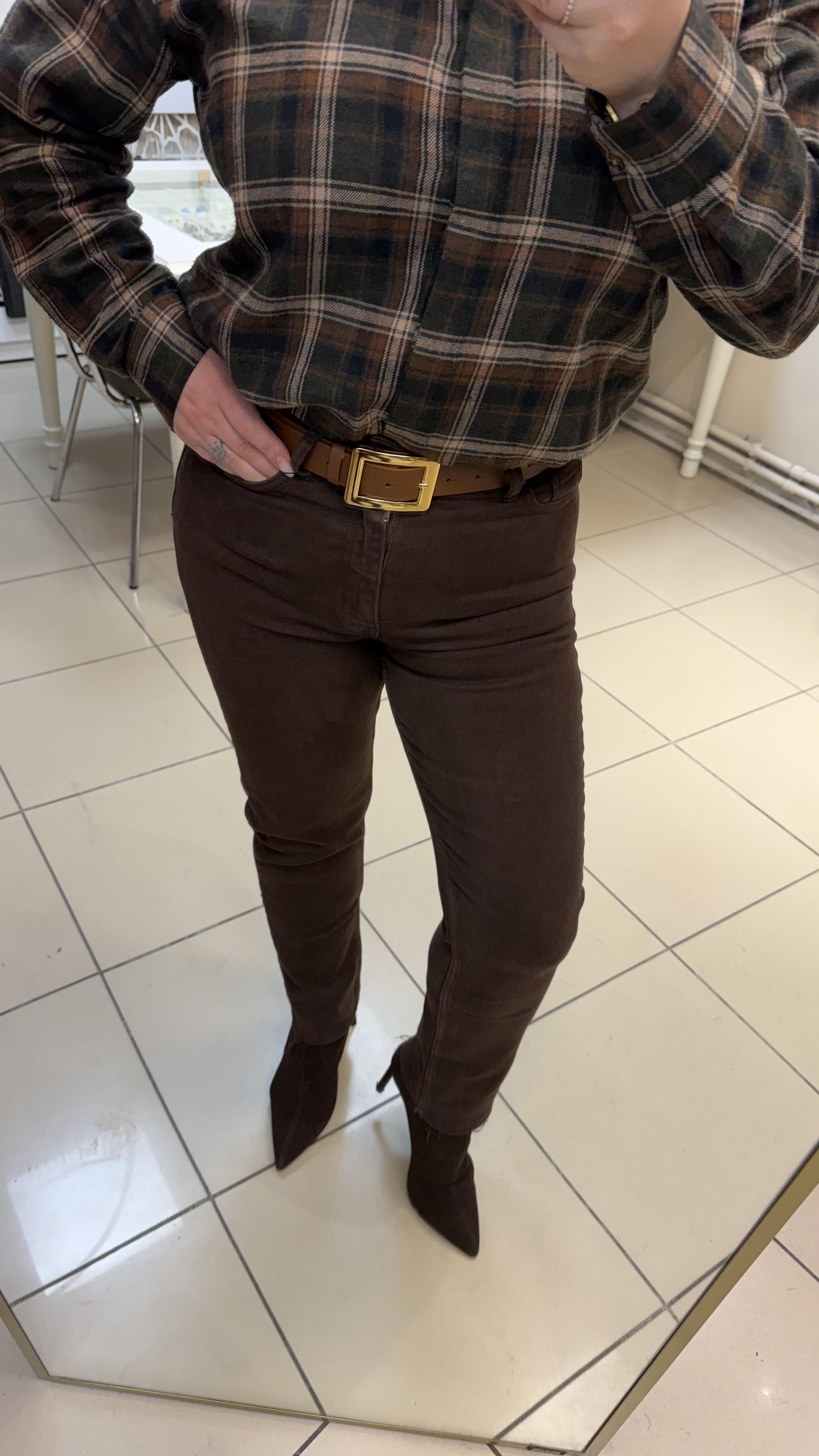 YÜKSEK BEL KESİK PAÇA BOYFİT JEAN KAHVE