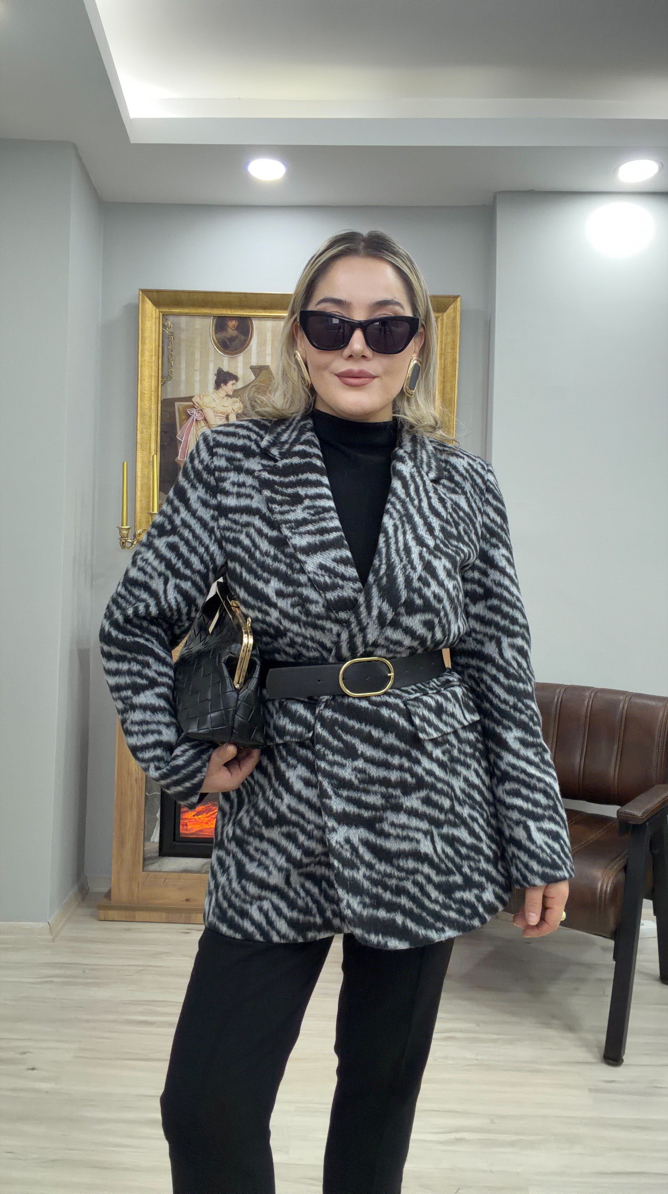 ZEBRA DESEN KEMERLİ KAŞE CEKET
