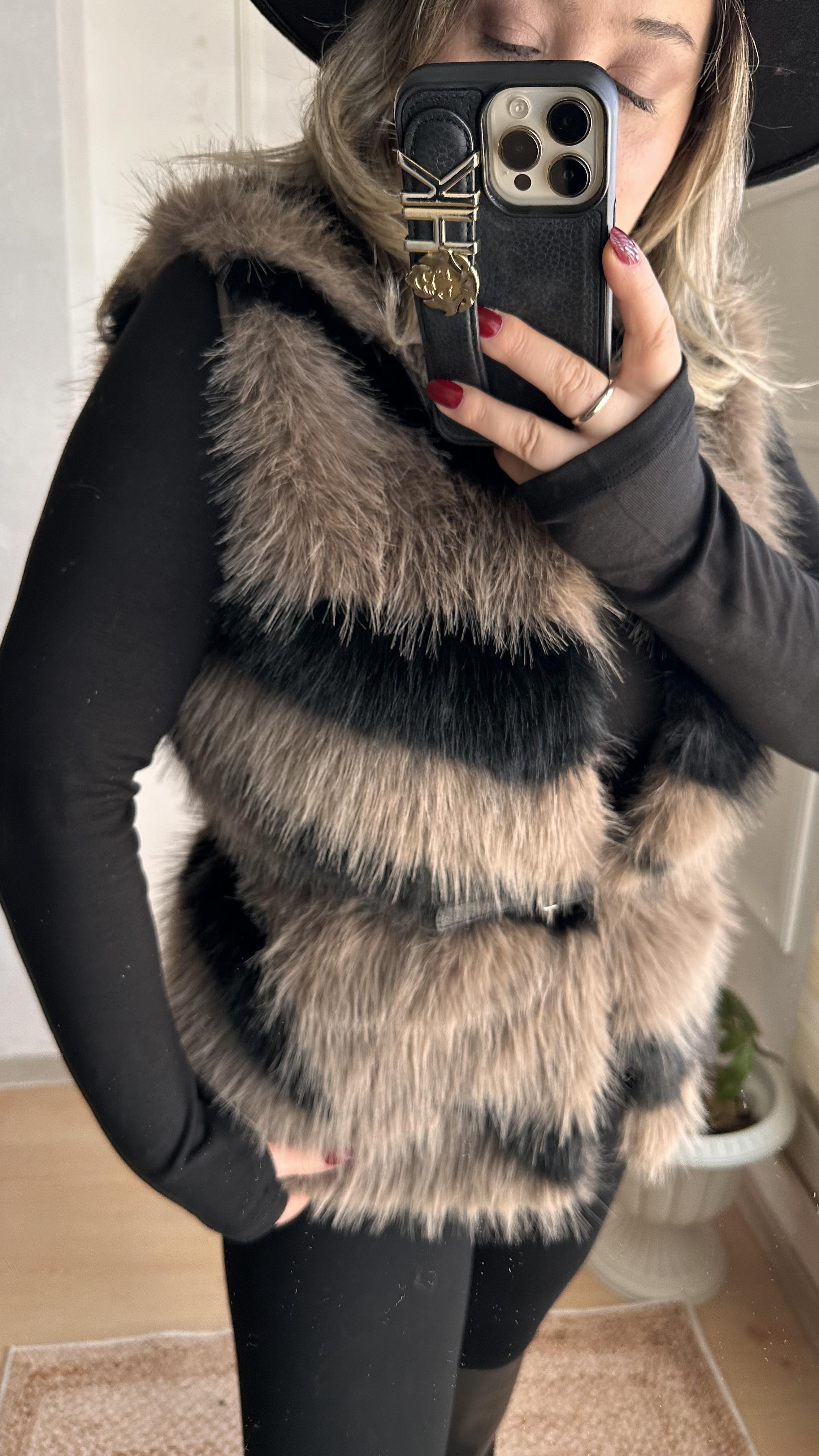 ZEBRA KEMERLİ SUNİ KÜRK YELEK