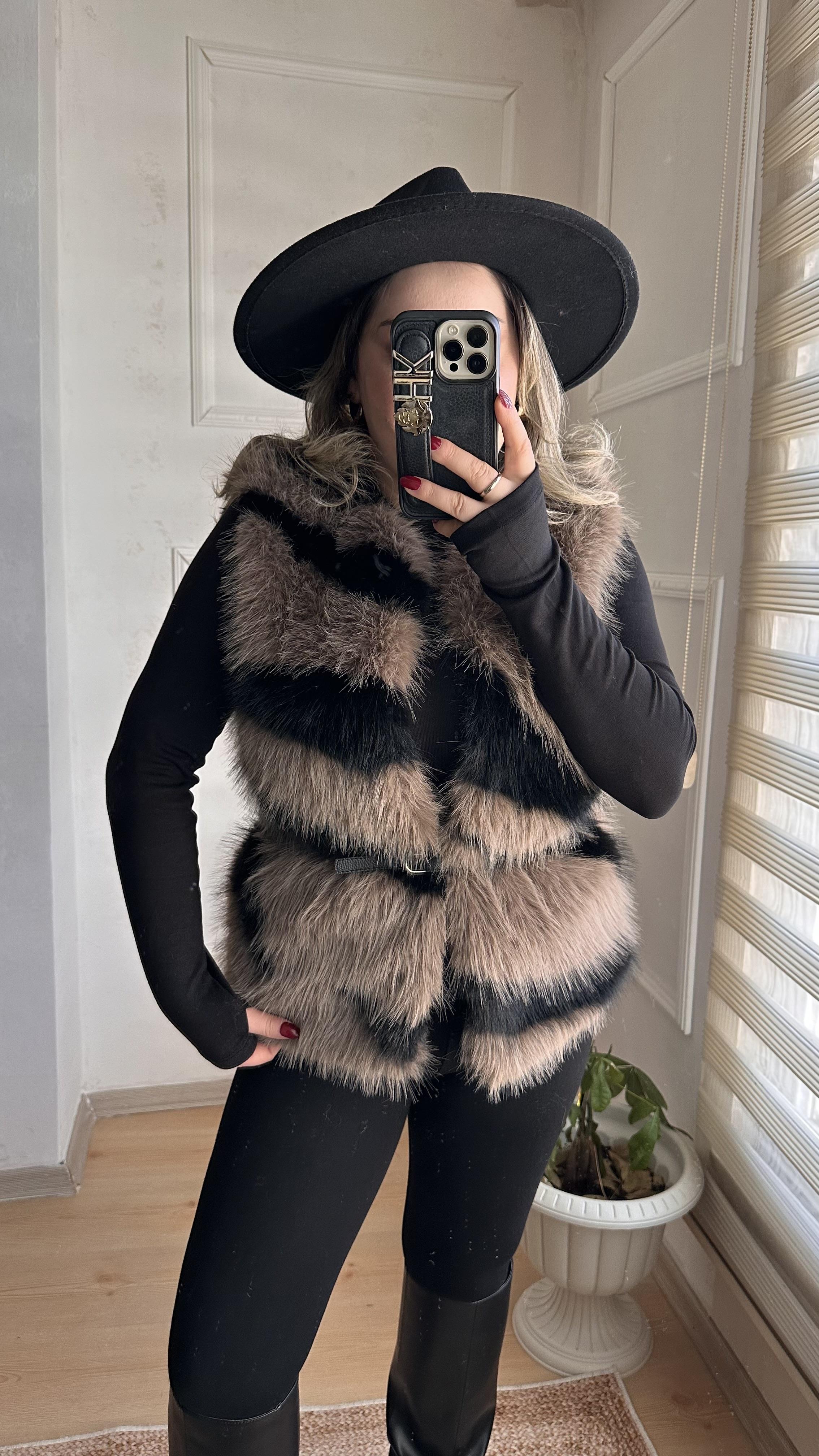 ZEBRA KEMERLİ SUNİ KÜRK YELEK