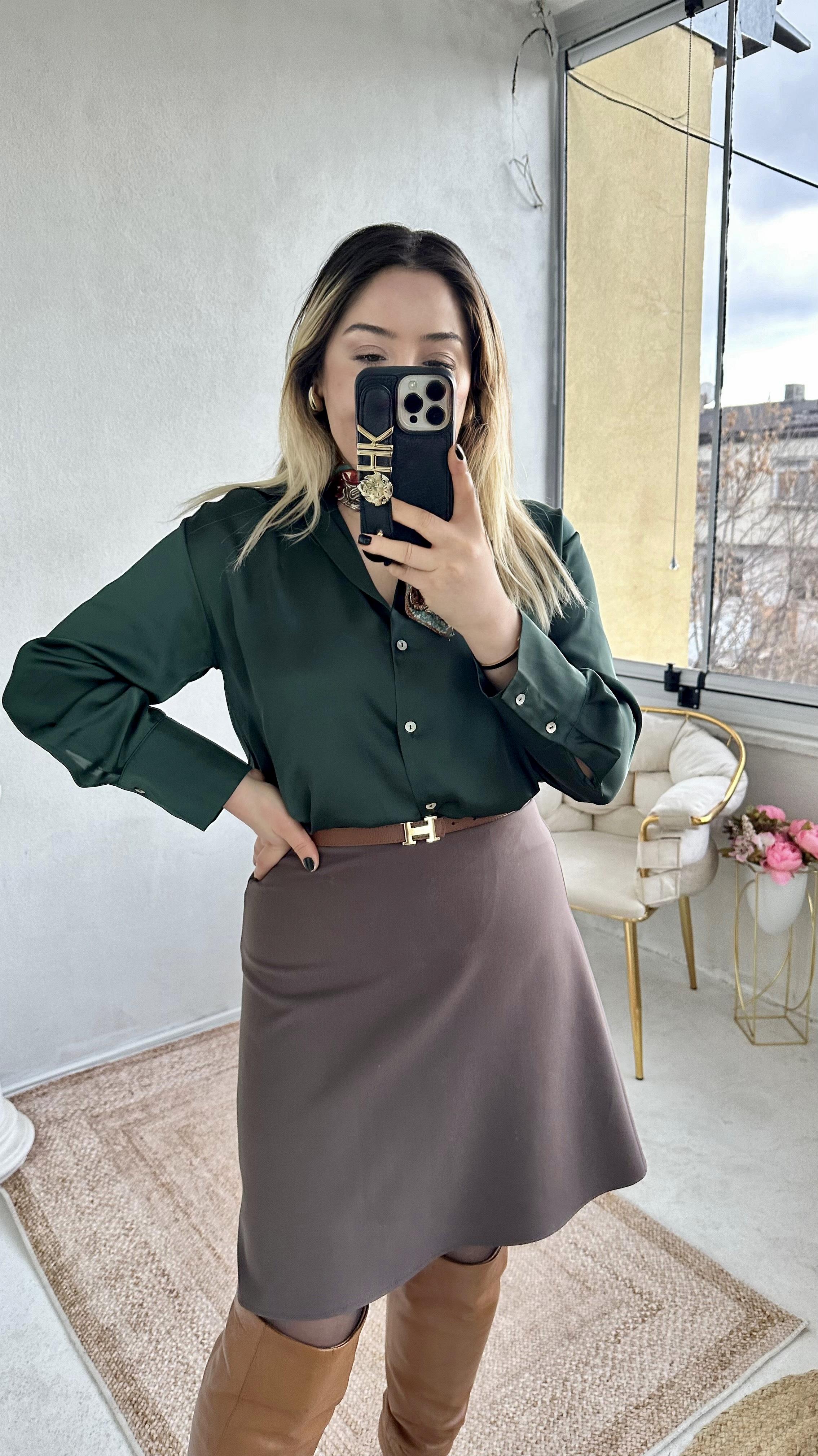 Zümrüt yeşili pamuk saten gömlek