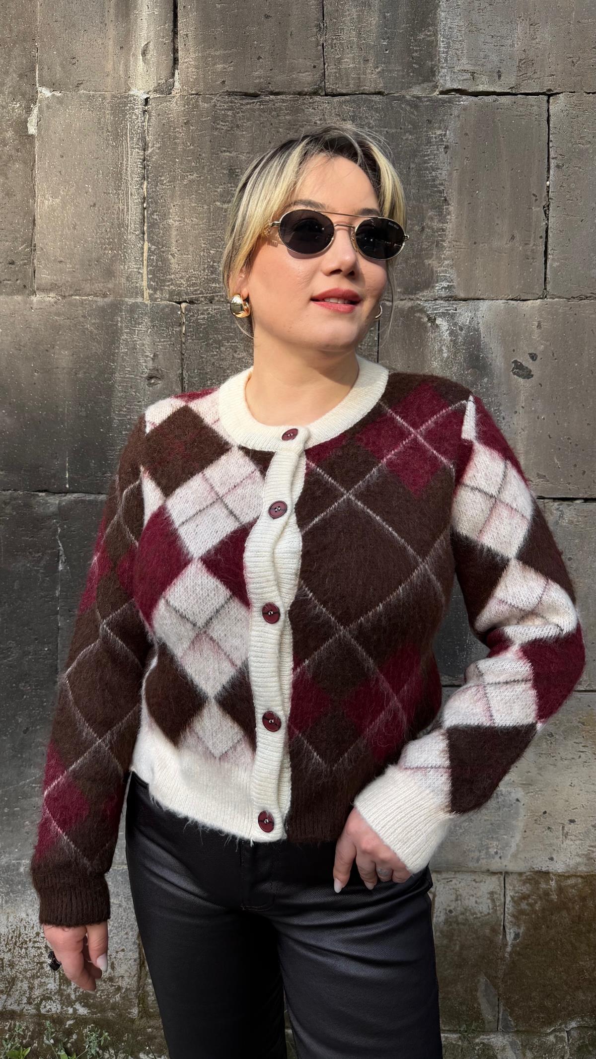 BAKLAVA DESEN AKRİLİK HIRKA BORDO 