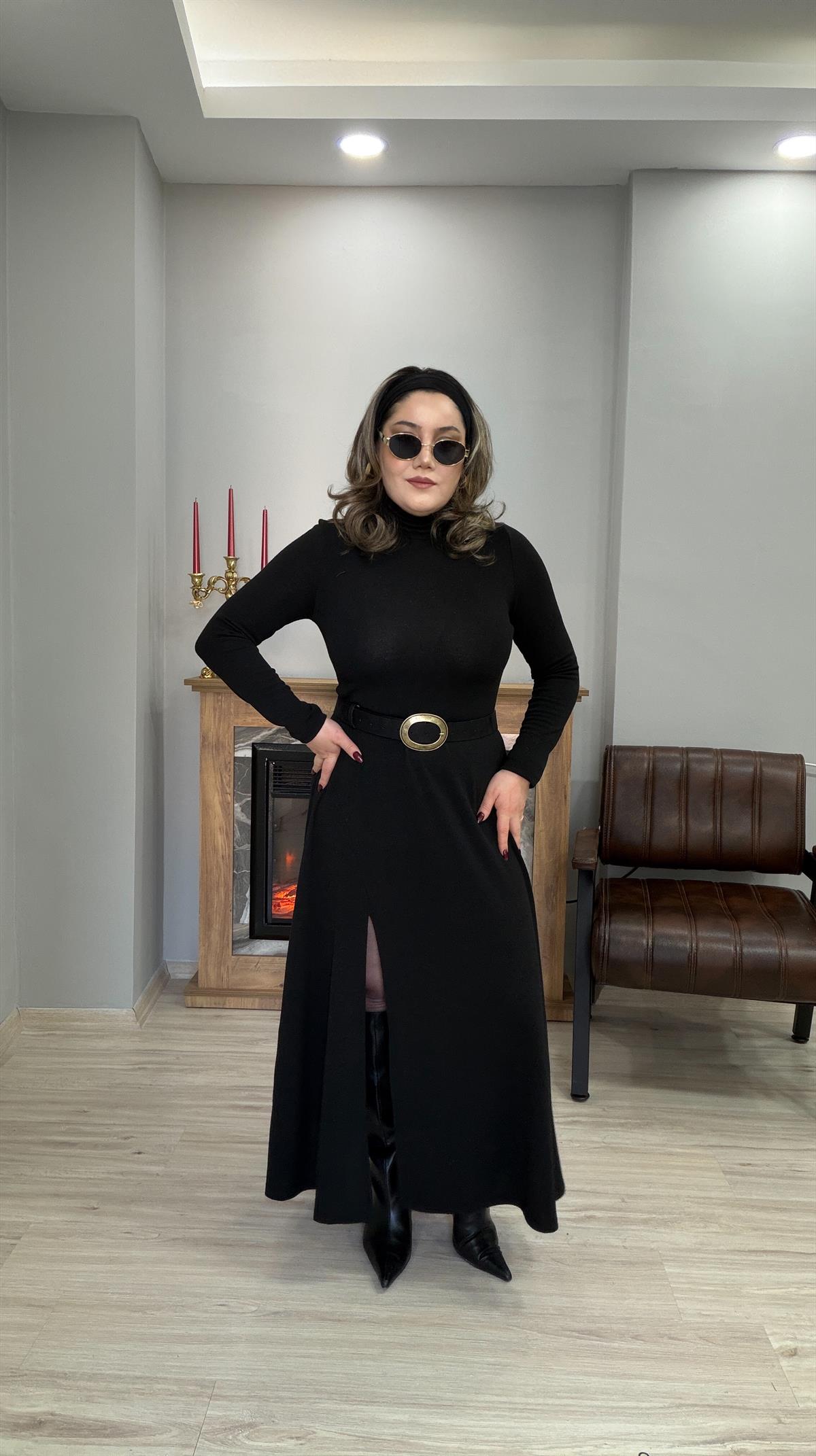 BALIKÇI YAKA YANDAN YIRTMAÇLI TRİKO ELBİSE SİYAH