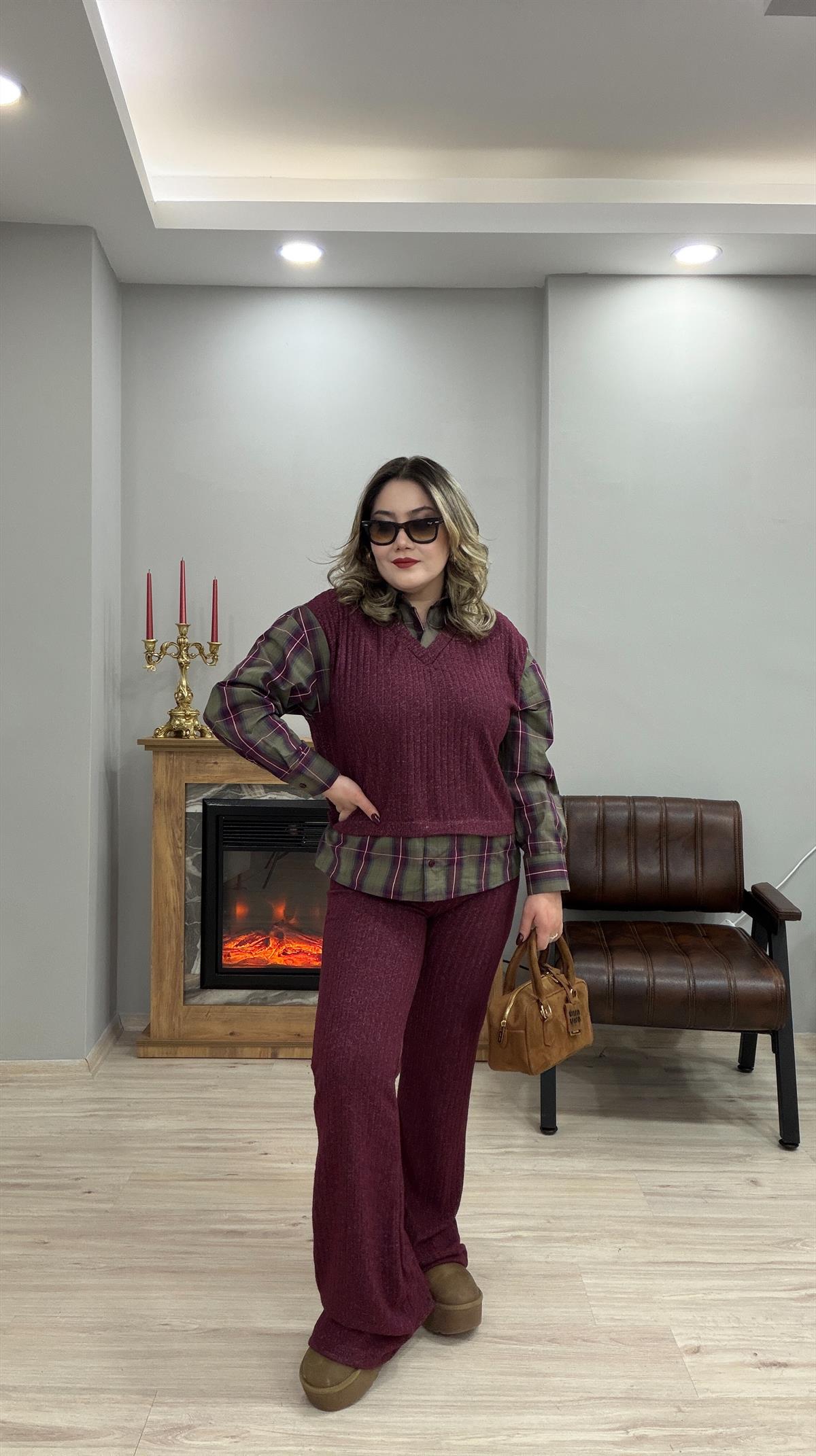 BORDO GÖMLEKLİ TRİKO TAKIM