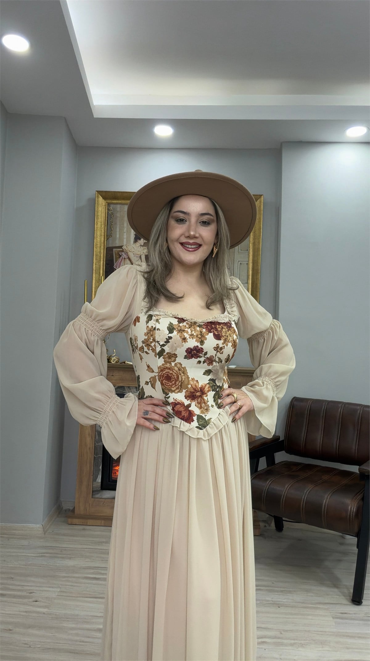ÇİÇEK DESENLİ VİNTAGE ELBİSE BEJ