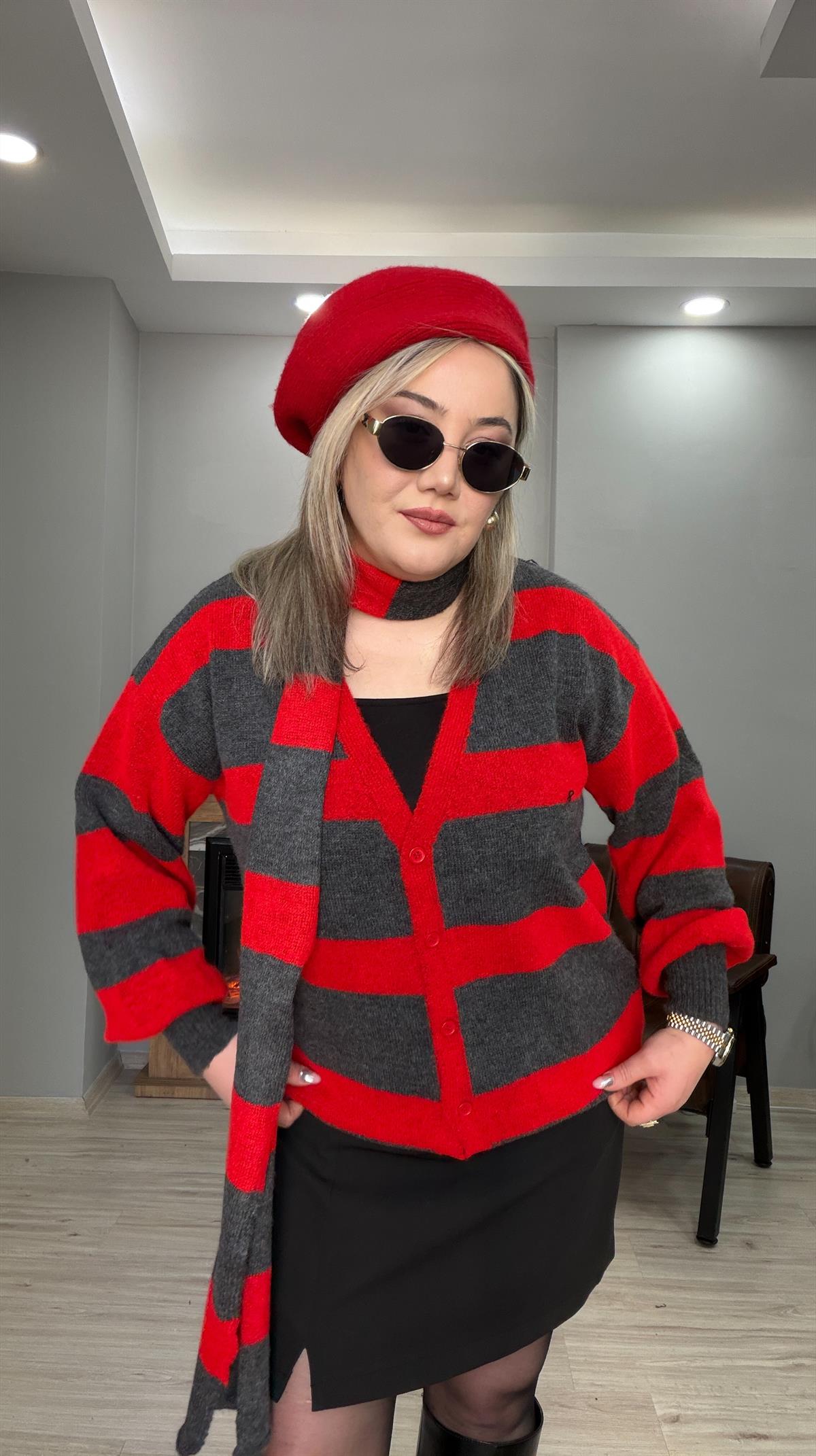 ÇİZGİLİ ATKILI HIRKA