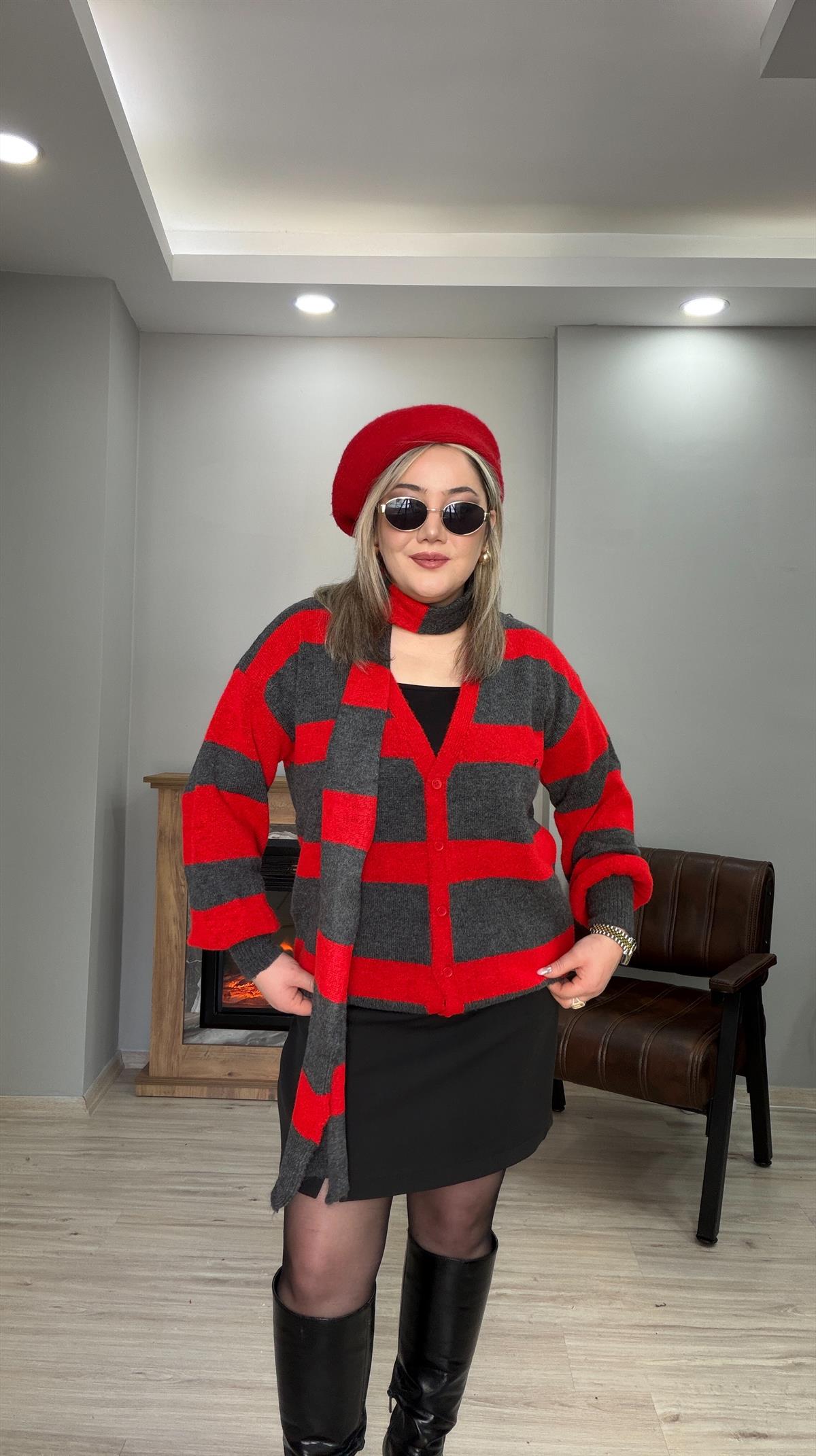 ÇİZGİLİ ATKILI HIRKA