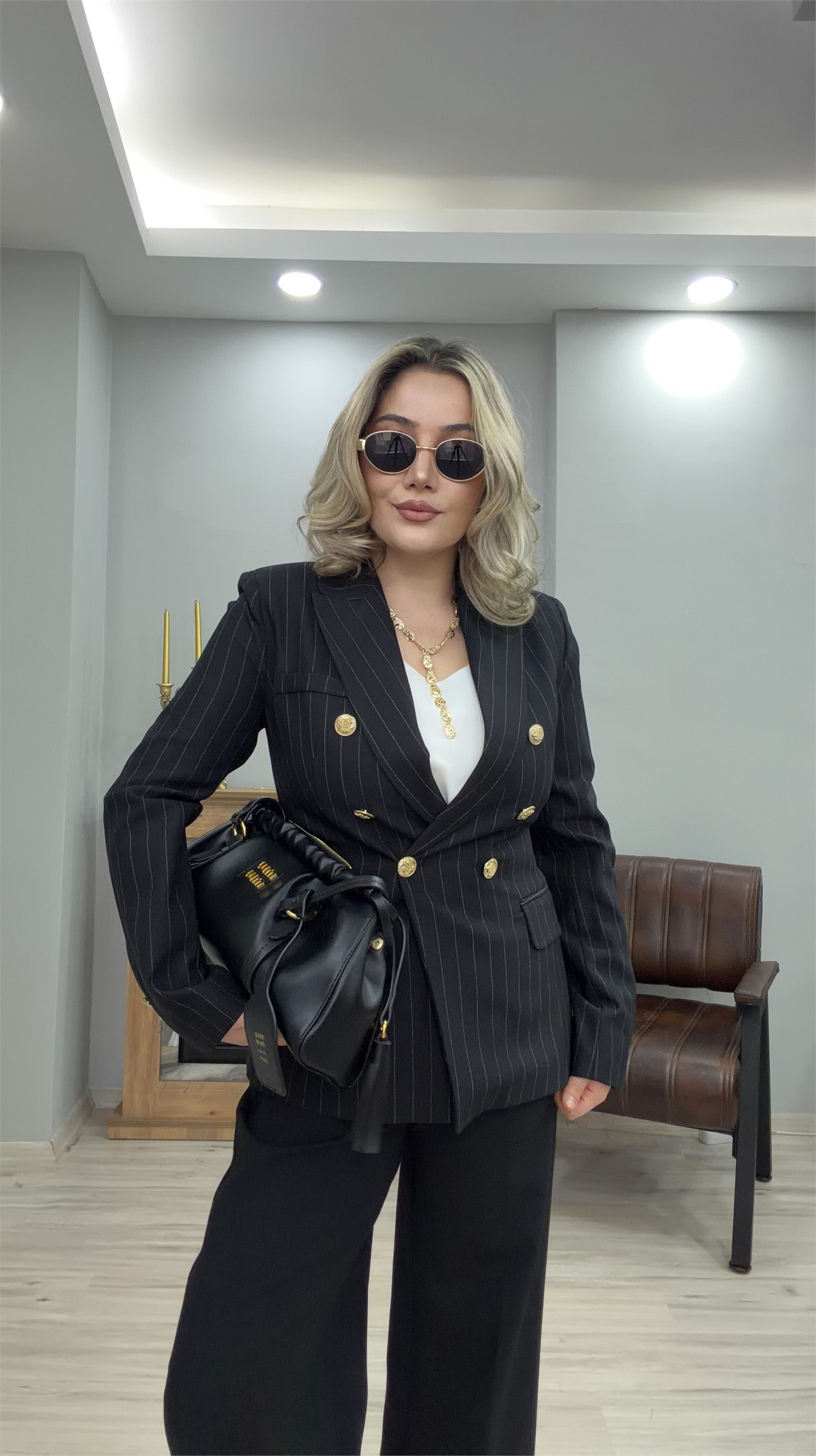 ÇİZGİLİ GOLD DÜĞME DETAYLI BLAZER CEKET SİYAH