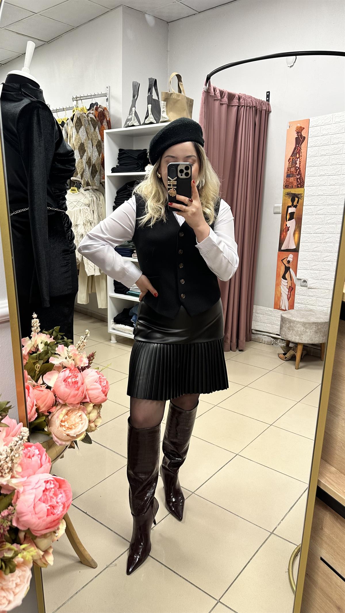 Deri pileli siyah etek