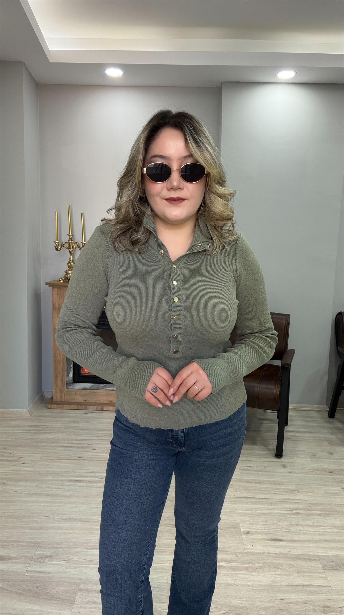 DİK YAKA  ÇITÇIT DETAYLI TRİKO MİNT