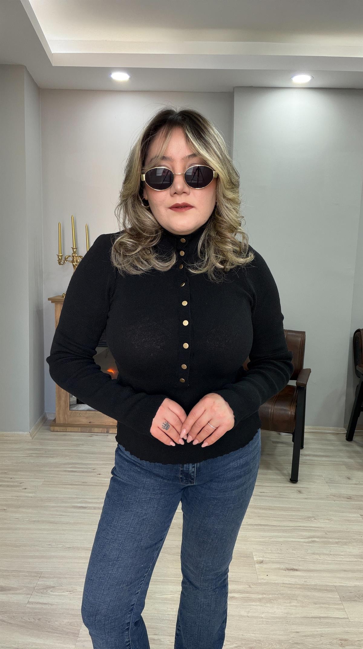 DİK YAKA ÇITÇIT DETAYLI TRİKO SİYAH