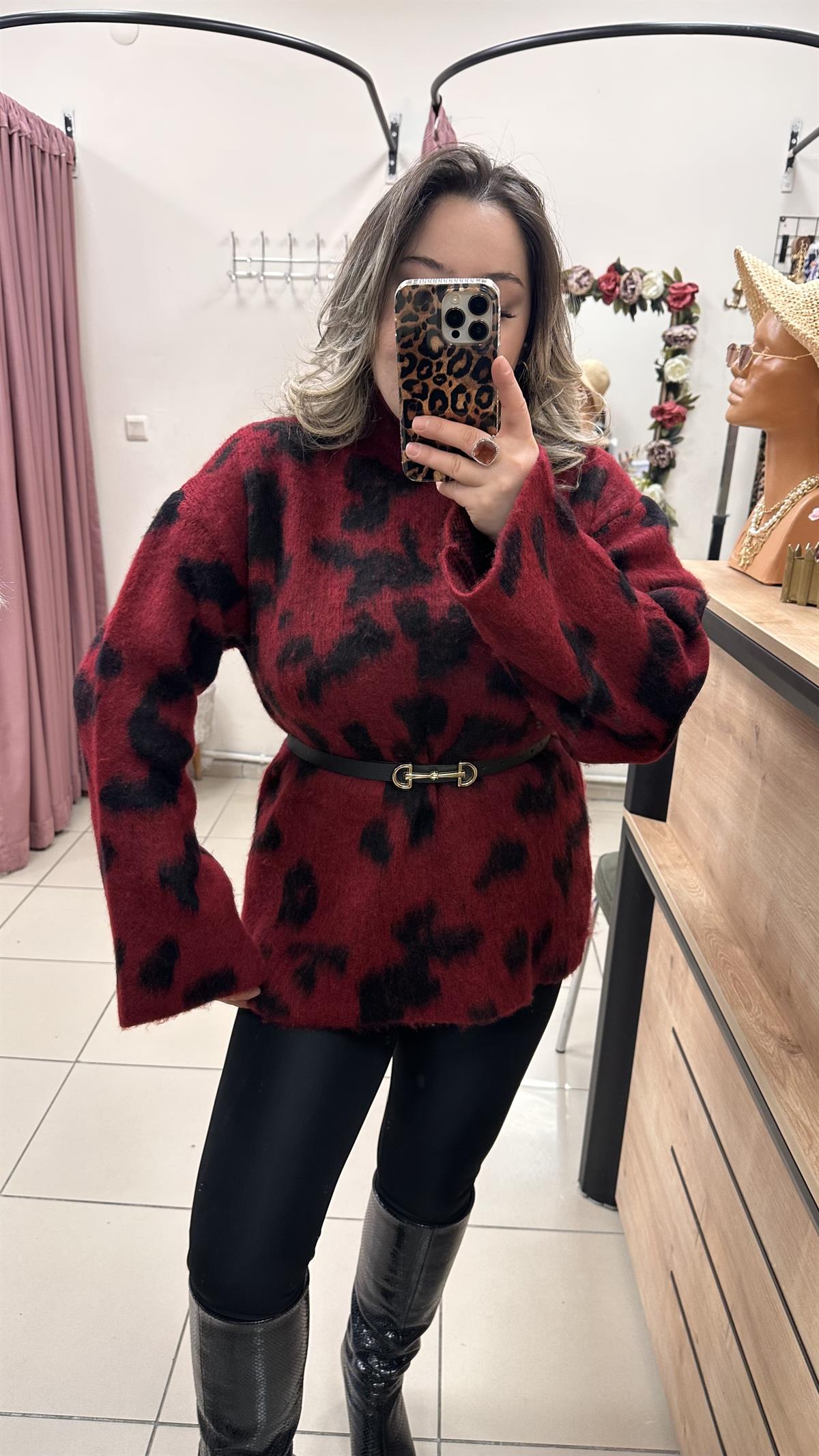 DİK YAKA SALAŞ LEOPAR DESEN KAZAK BORDO