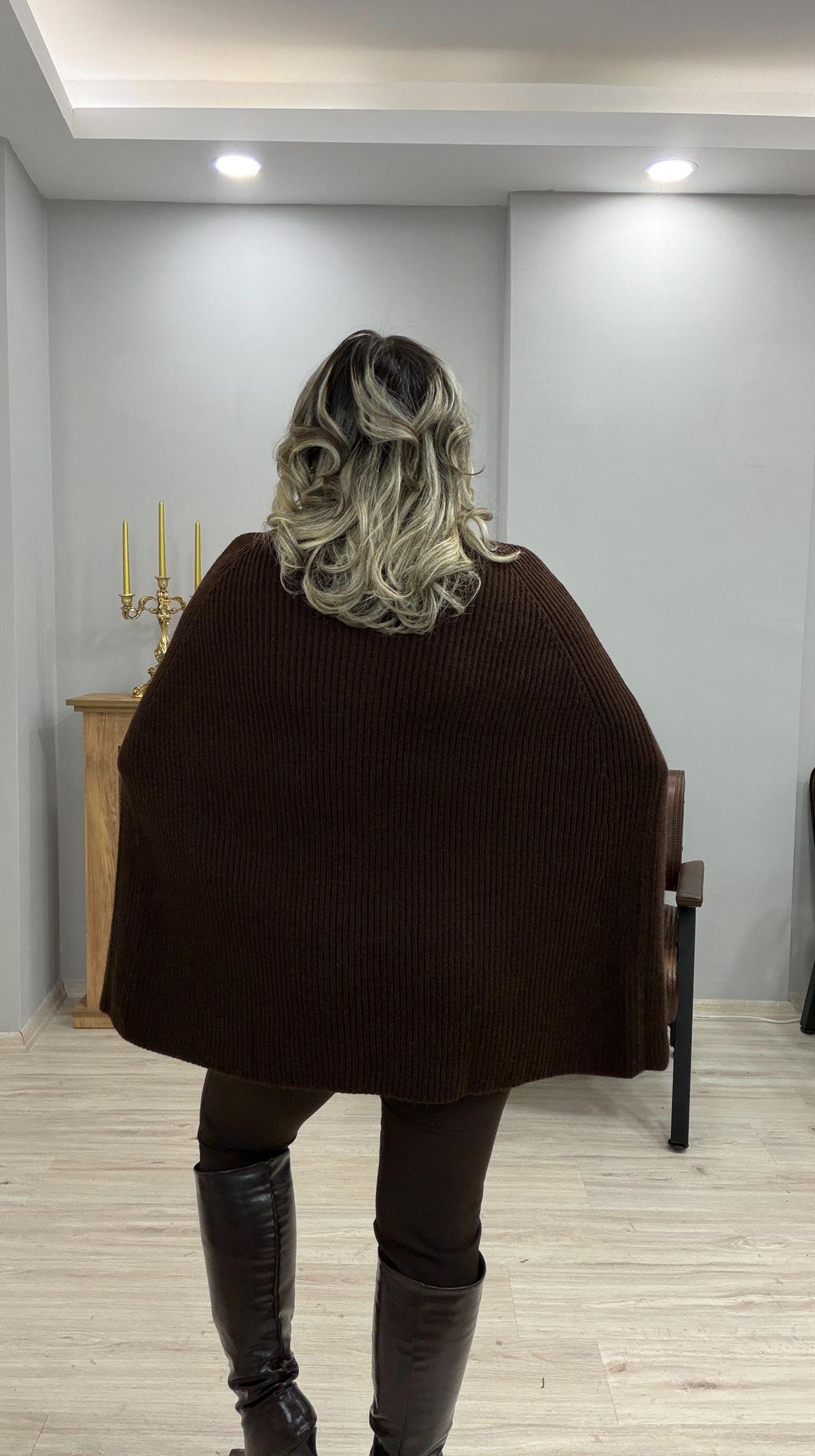 DİK YAKA TRİKO PANÇO KAZAK KAHVE