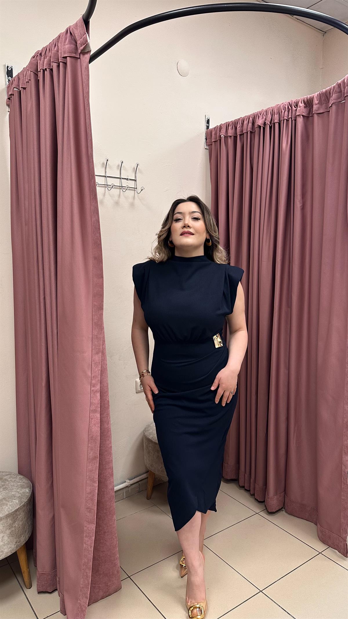 DRAPE DETAYLI DİK YAKA VATKALI ELBİSE LACİVERT