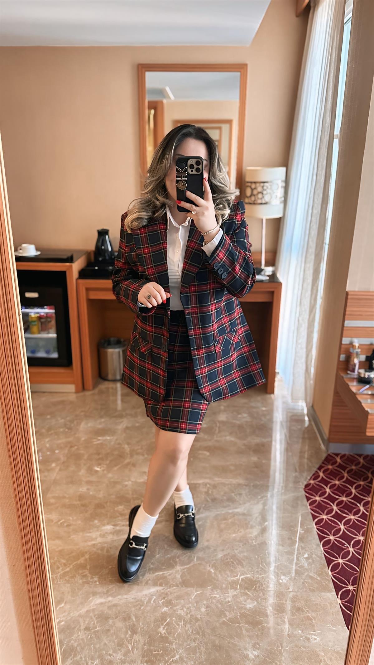EKOSE DESEN ETEKLİ BLAZER CEKETLİ TAKIM