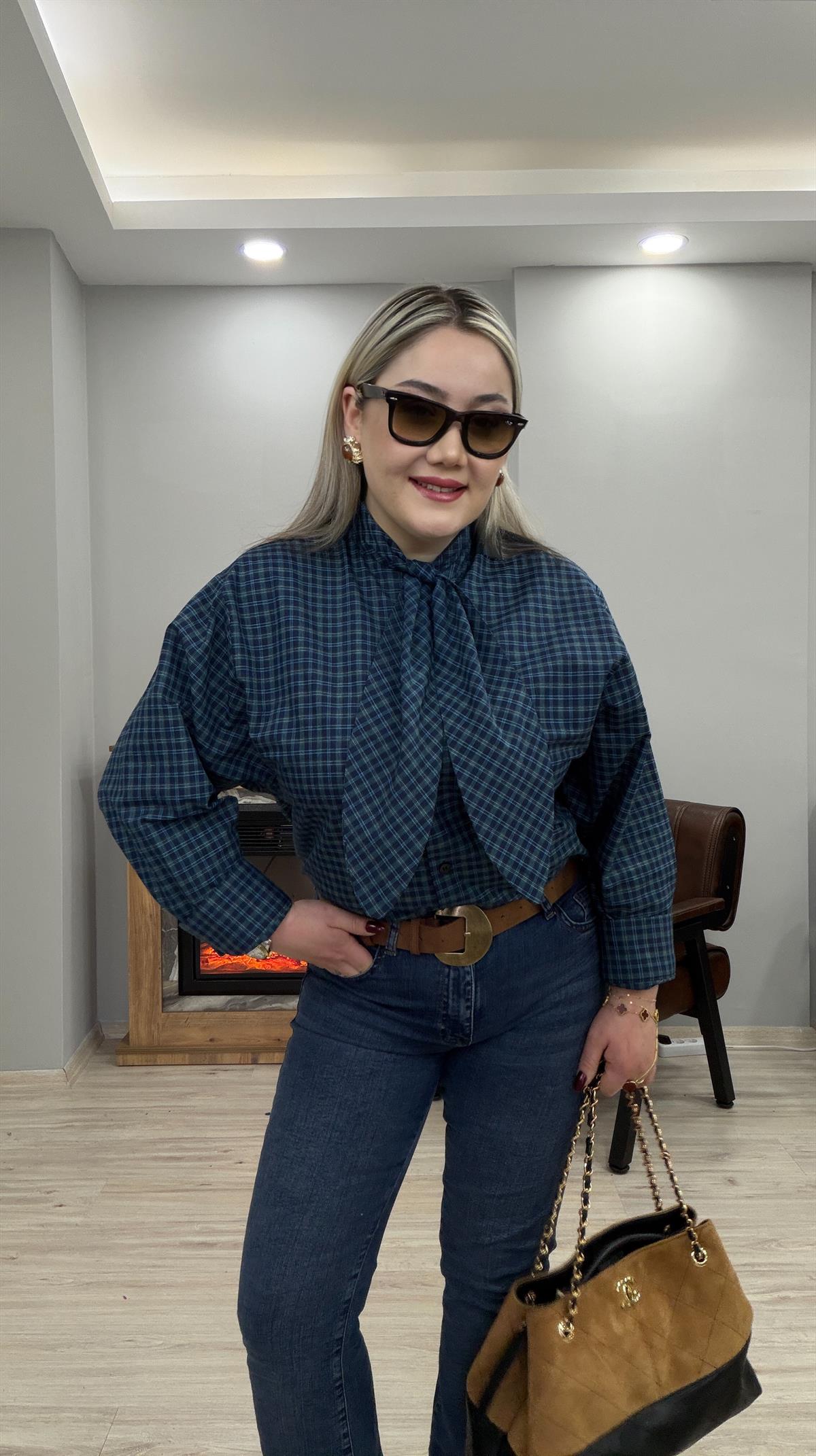 EKOSE DESEN FULAR YAKA GÖMLEK LACİVERT