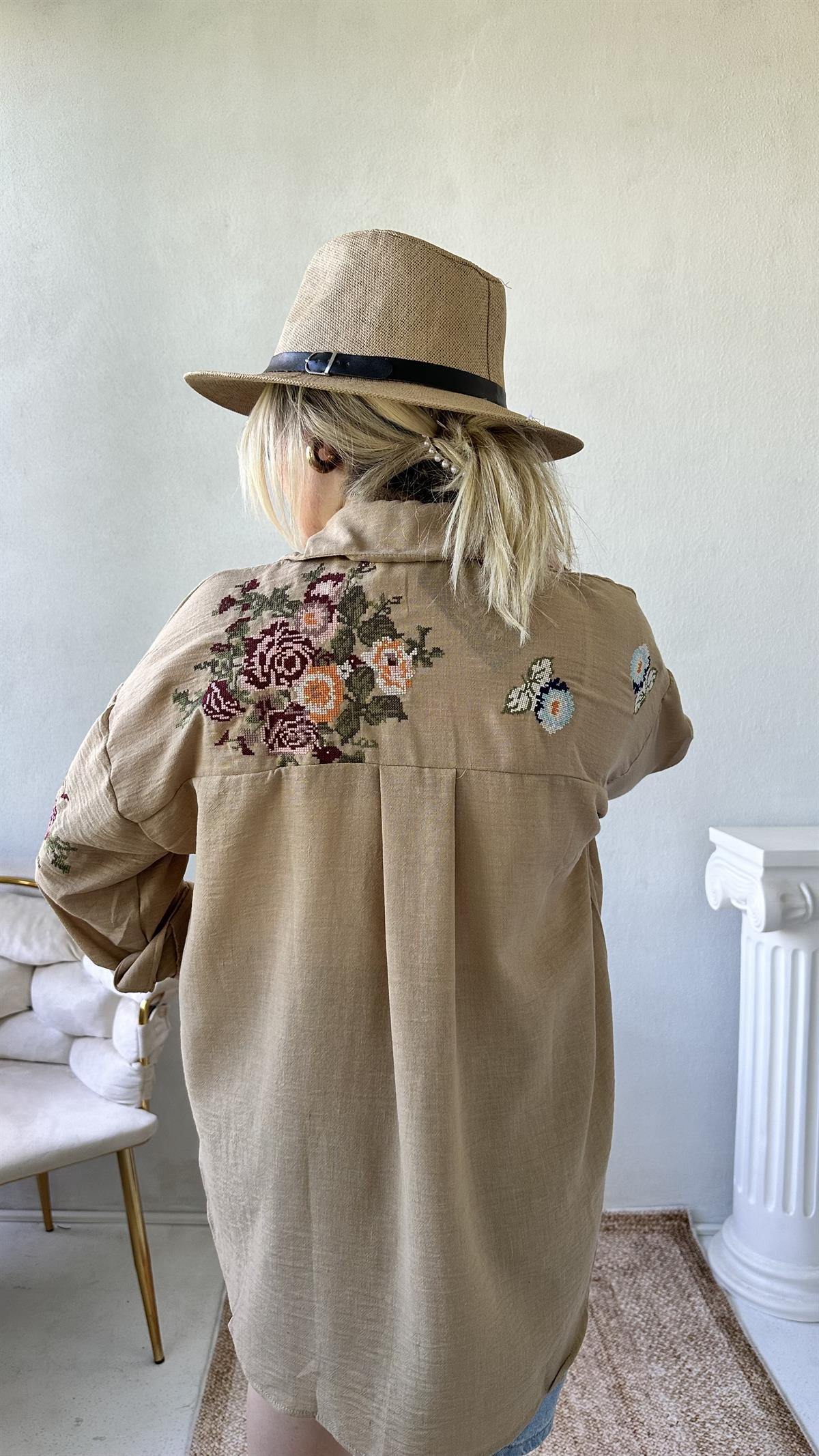Etamin İşlemeli Keten Gömlek Camel