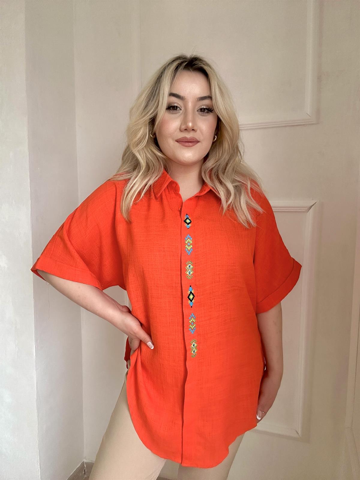 ETNİK DESEN MOTİFLİ GÖMLEK