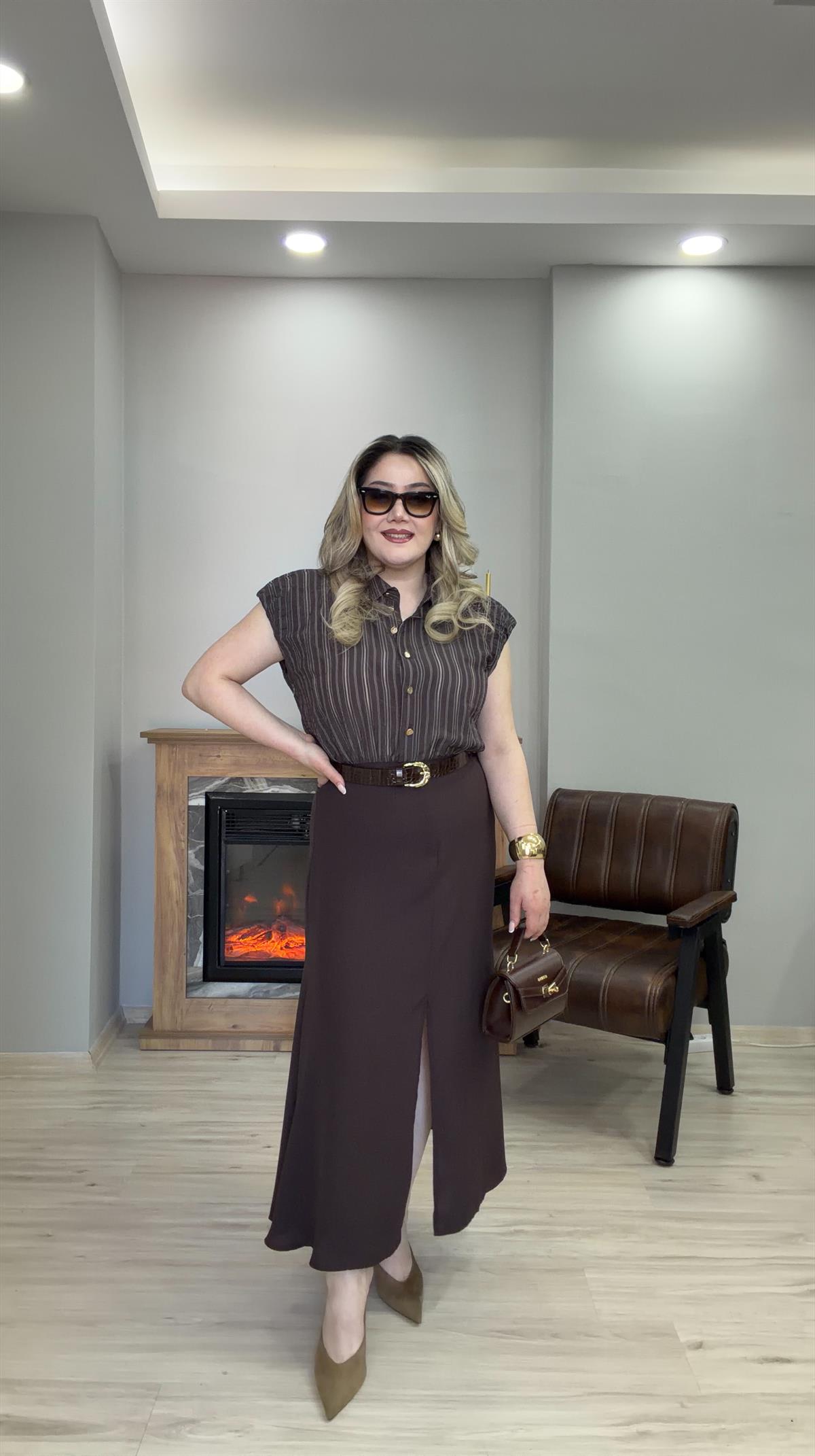 GARNİLİ GÖMLEKLİ KEMER DETAYLI ELBİSE KAHVE