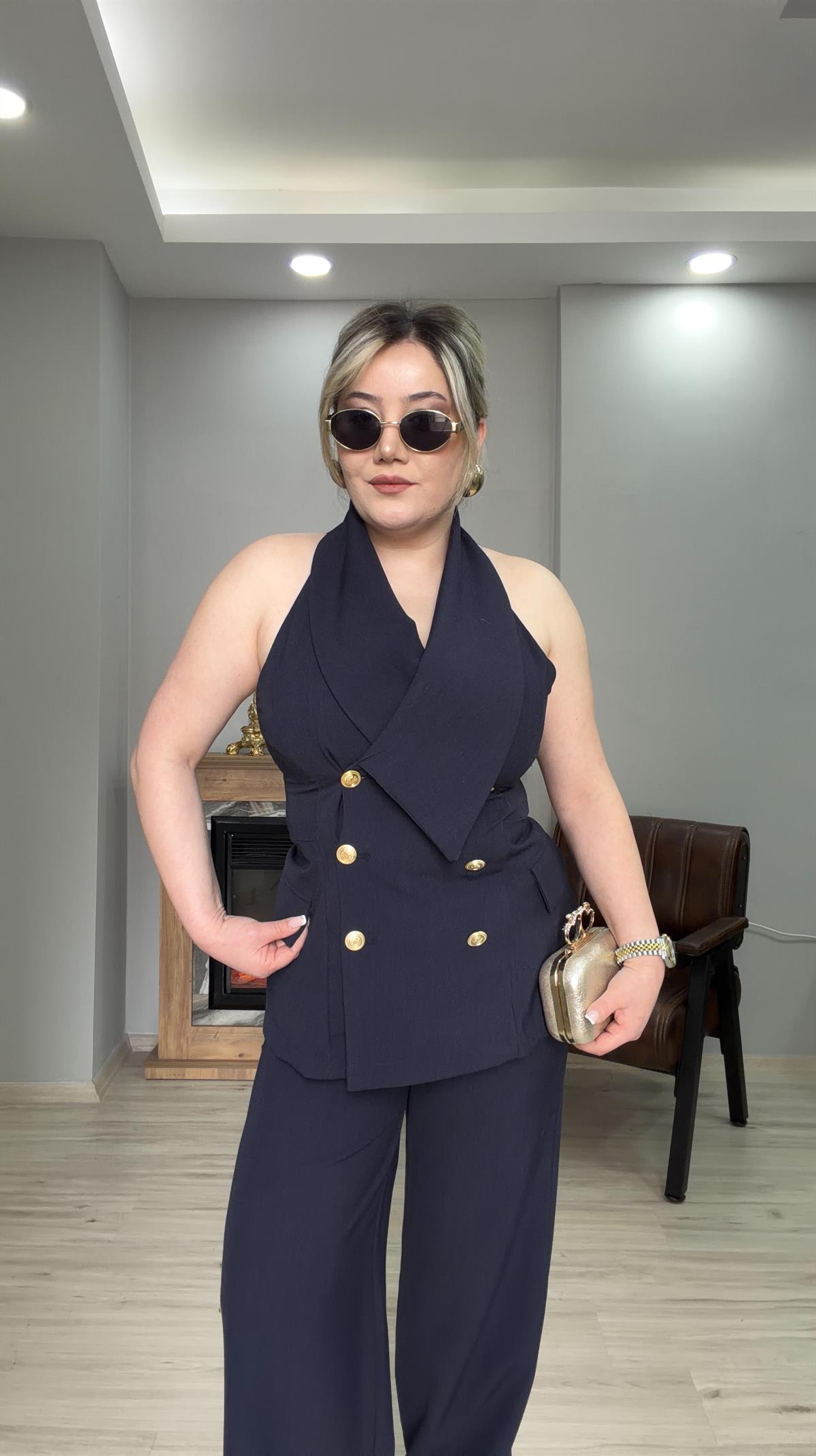 GOLD DÜĞMELİ YELEKLİ TAKIM LACİVERT