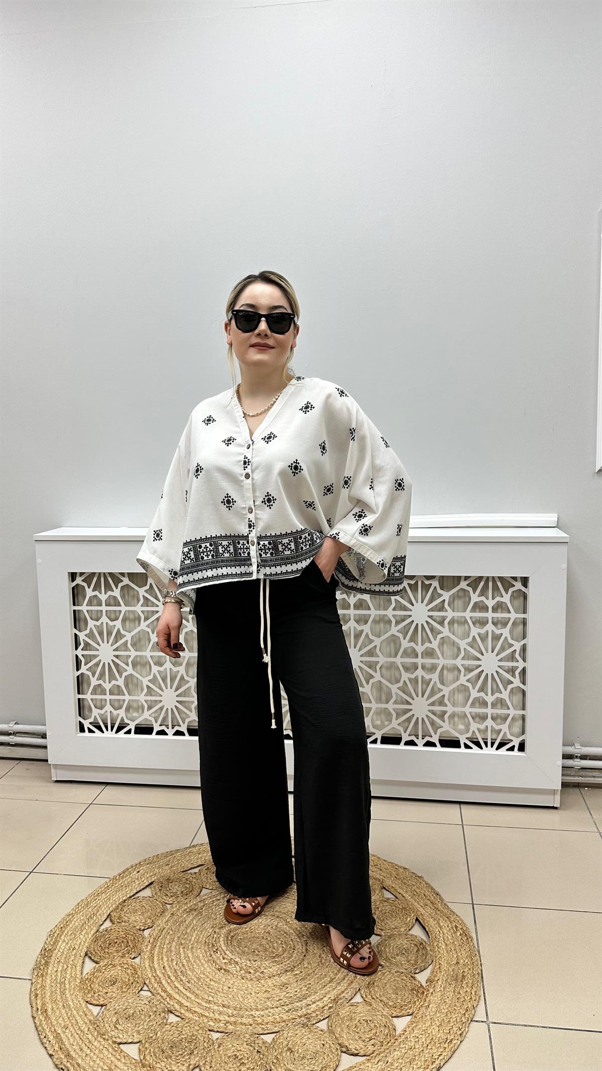 İşlemeli Keten Bolero Gömlek