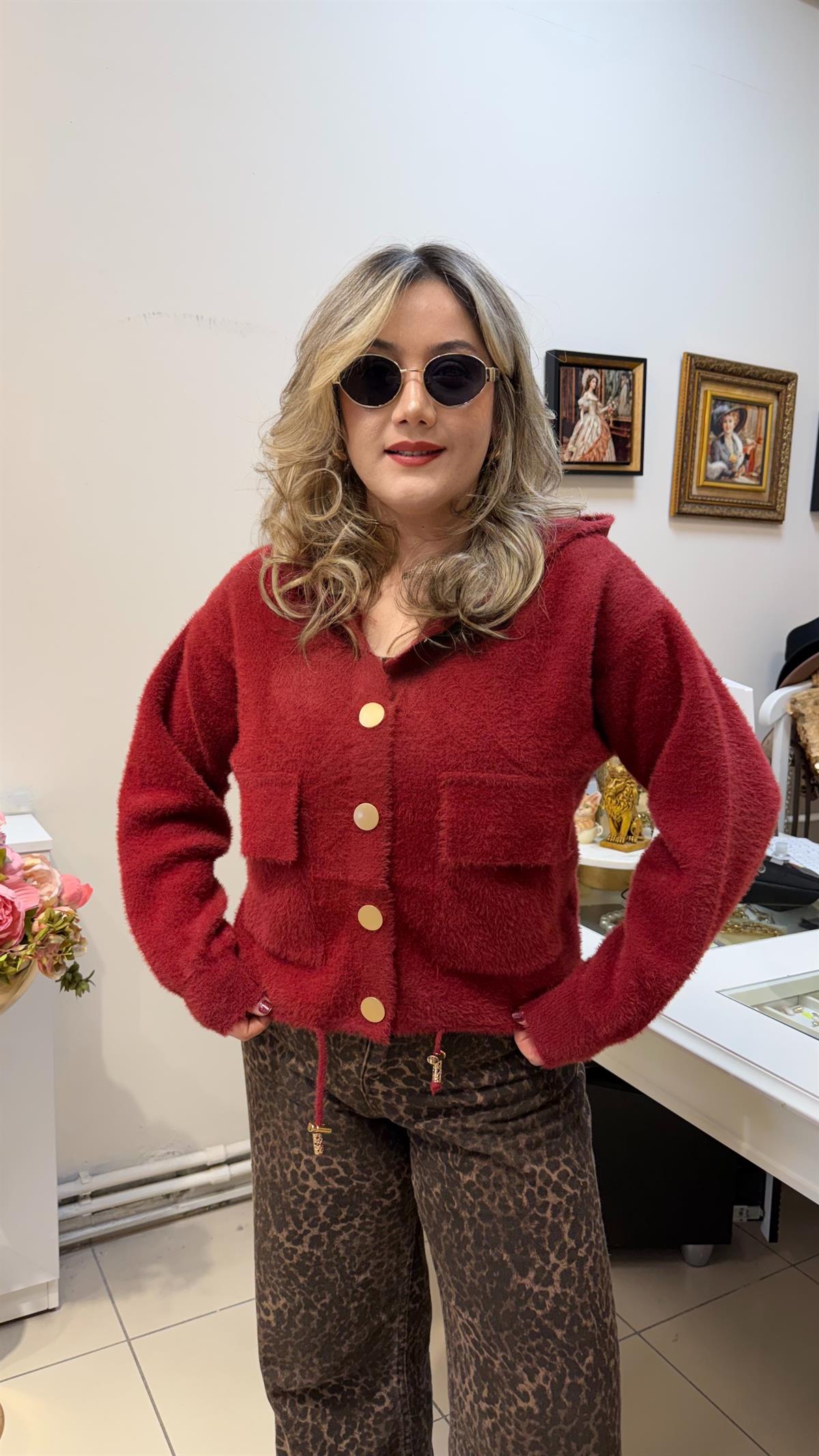 KAPÜŞONLU ANGORA DÜĞMELİ HIRKA BORDO