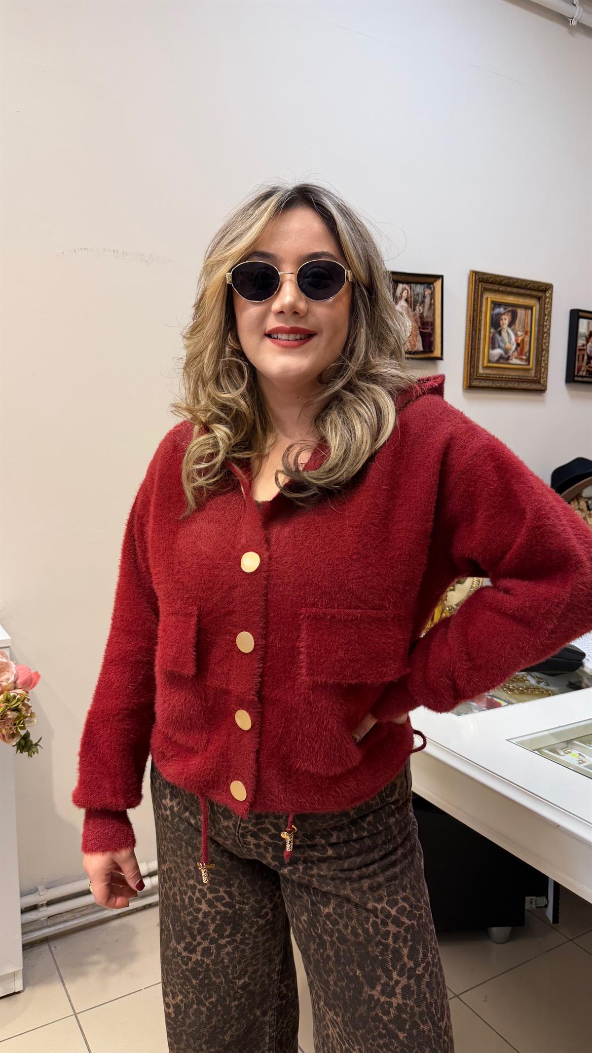 KAPÜŞONLU ANGORA DÜĞMELİ HIRKA BORDO