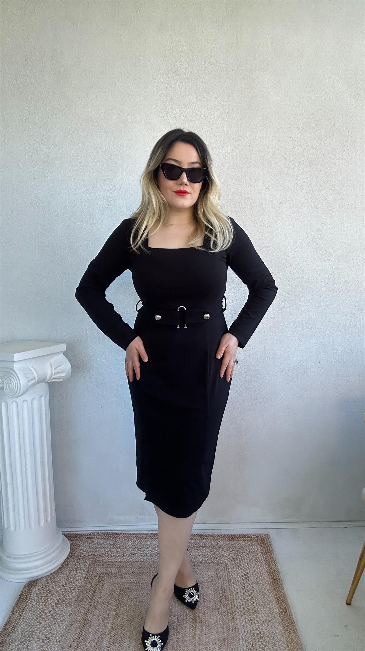 Kare yaka uzun kol beli aksesuar kemerli kalem elbise