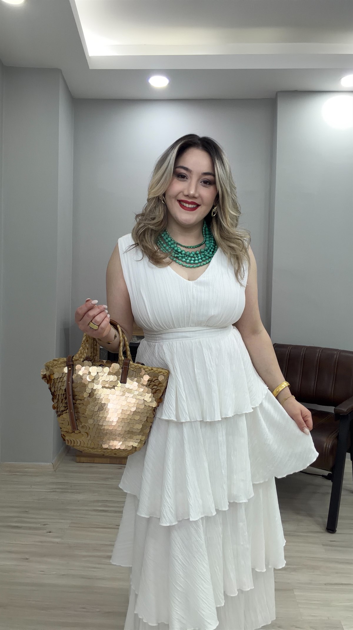 KATLI V YAKA ASKILI ELBİSE EKRU
