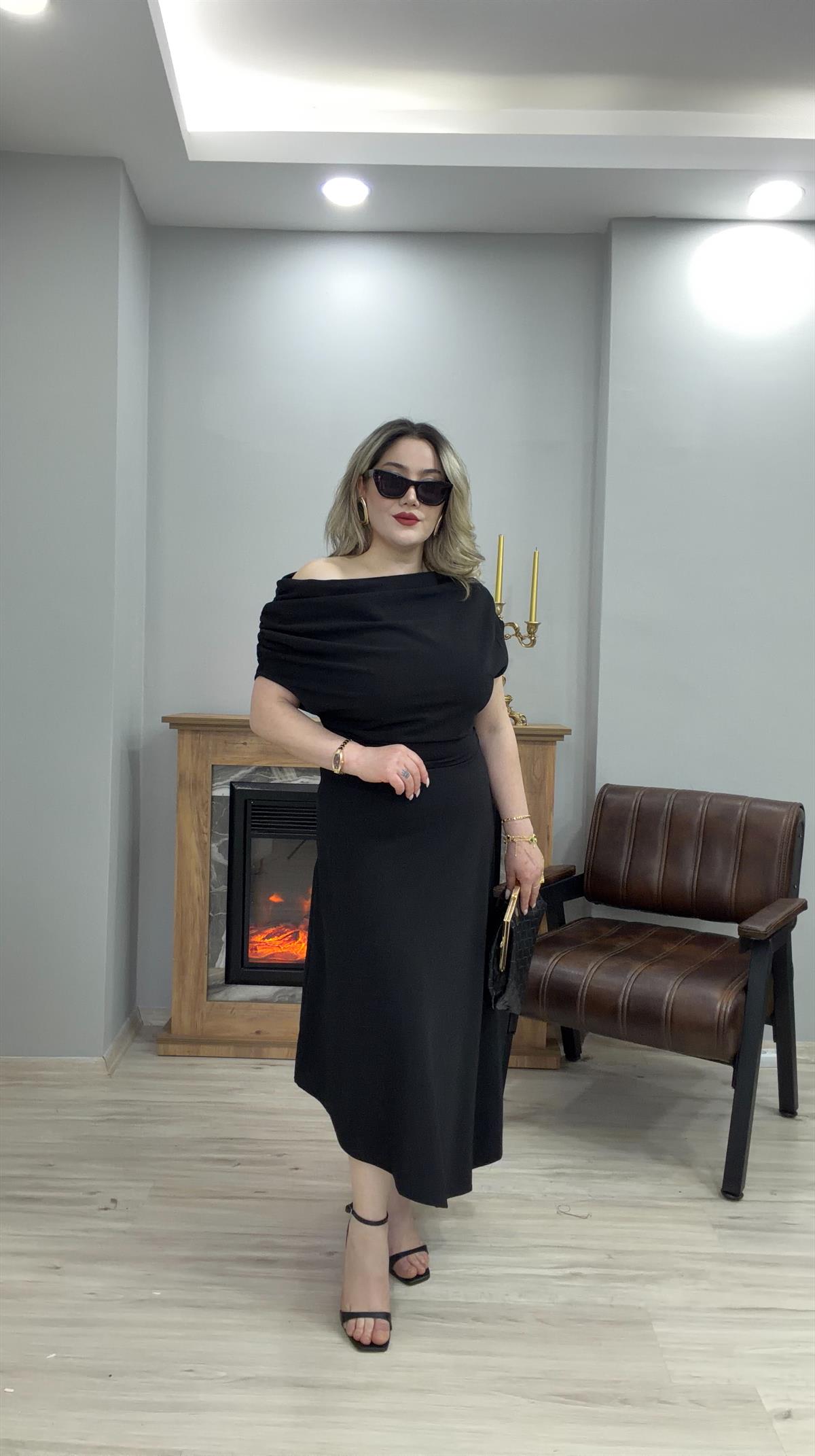 KAYIK YAKA OMUZ DRAPELİ ELBİSE SİYAH 