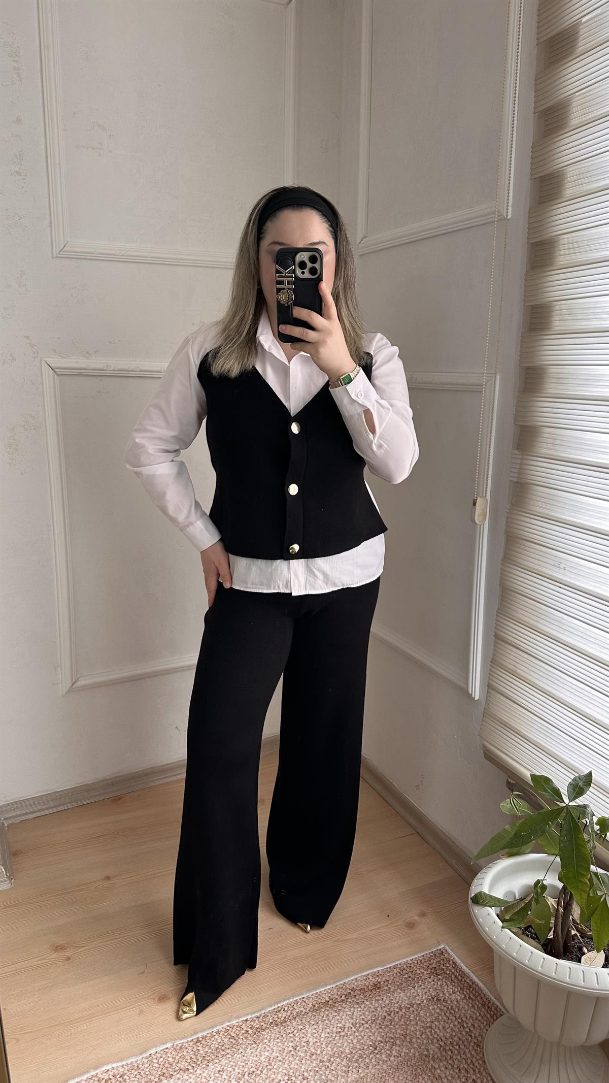 Kendinden gömlekli triko yelek pantolon takım
